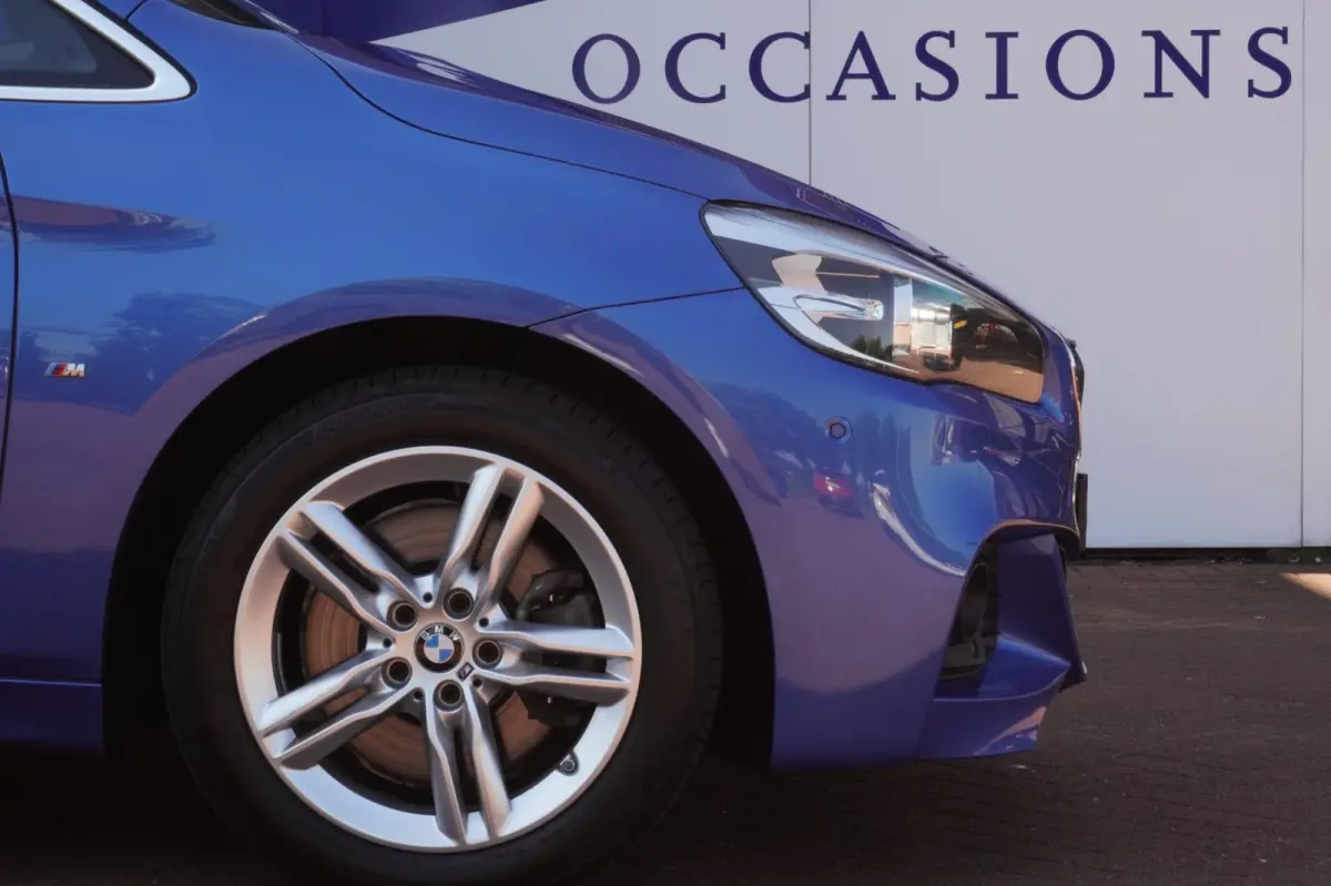 225xe iPerformance Centennial High Executive M sport+navigatie+parkeer-Hulp+volleder+elek-klep = SUPER !
