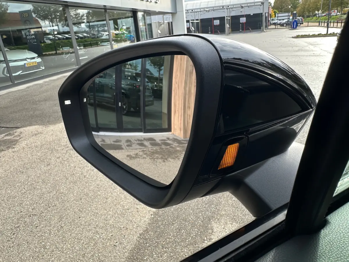 1.5 eHybrid R-Line | Black line | Harman/Kardon | Head Up | Trekhaak | Dode hoek | Elek. klep | Rijklaar incl. garantie