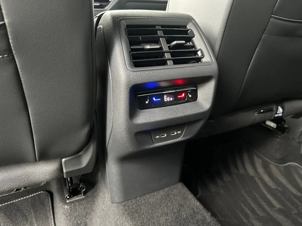 1.5 eHybrid R-Line | Black line | Harman/Kardon | Head Up | Trekhaak | Dode hoek | Elek. klep | Rijklaar incl. garantie