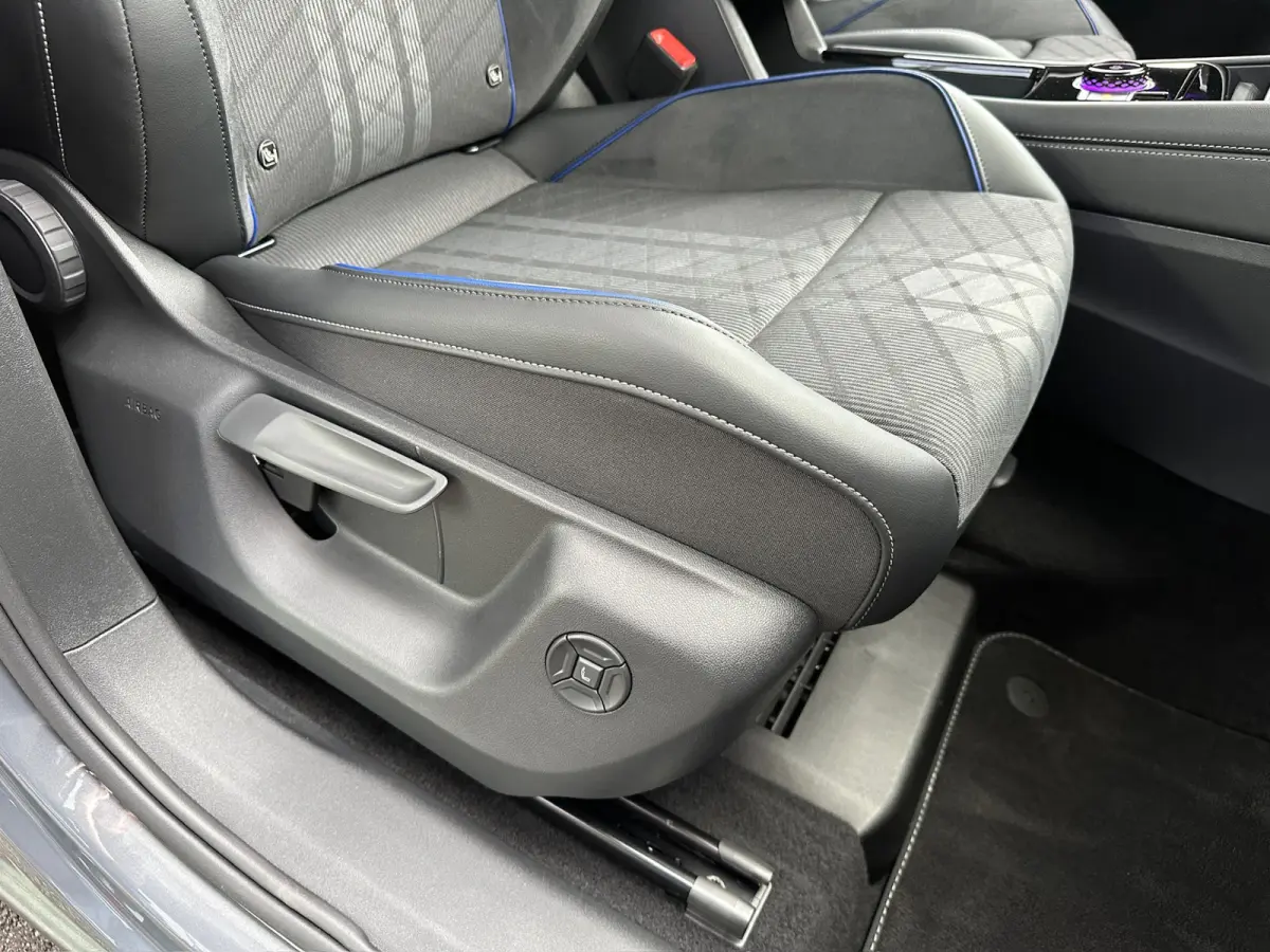 1.5 eHybrid R-Line | Black line | Harman/Kardon | Head Up | Trekhaak | Dode hoek | Elek. klep | Rijklaar incl. garantie
