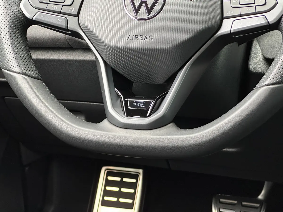 1.5 eHybrid R-Line | Black line | Harman/Kardon | Head Up | Trekhaak | Dode hoek | Elek. klep | Rijklaar incl. garantie