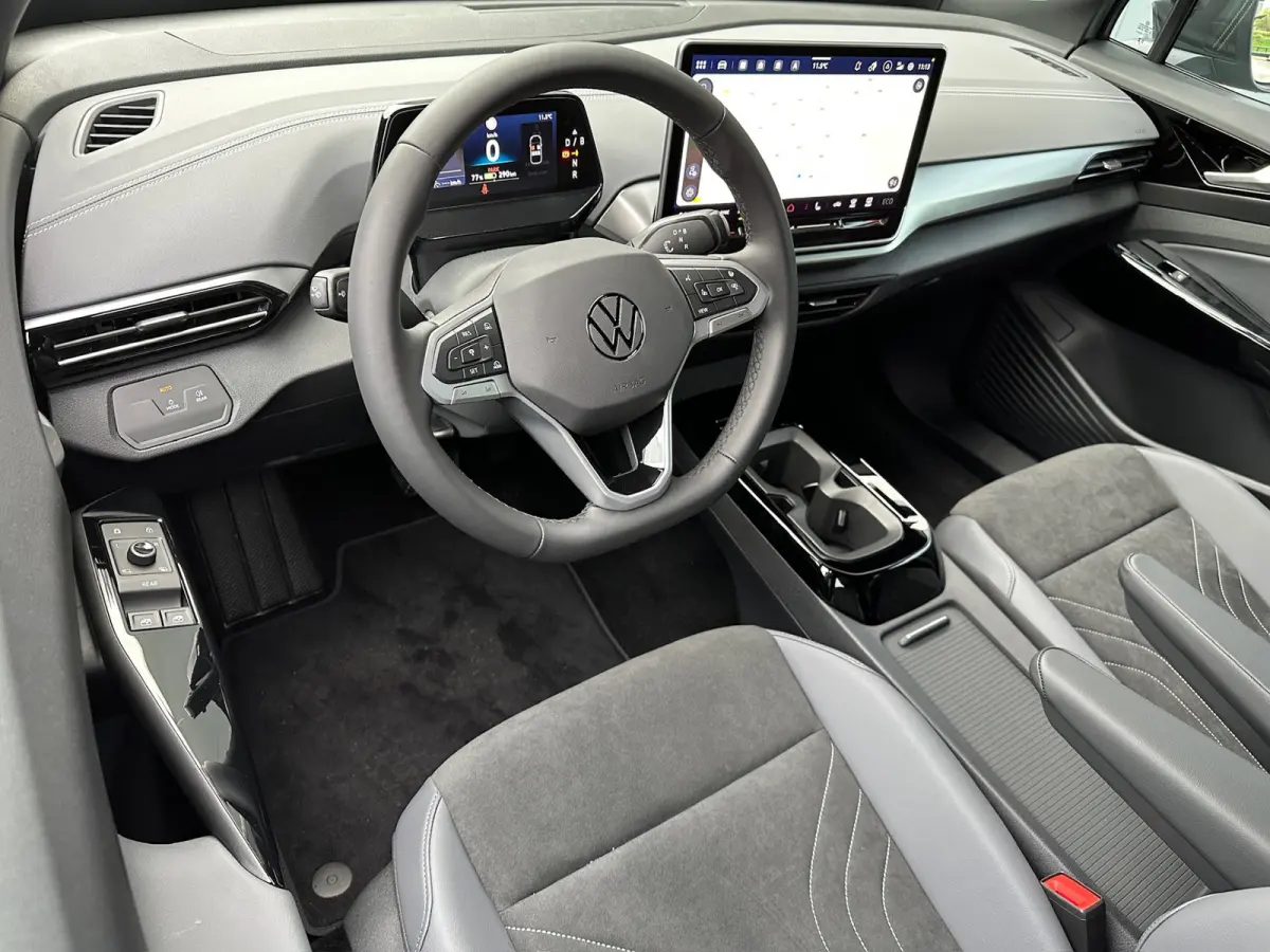 Limited Edition Black Style 58 kWh | Camera | Navi | Dode hoek | 19 inch | Keyless | Elek A.klep |