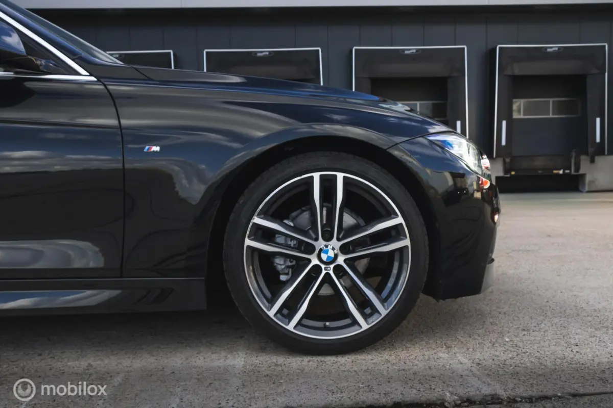 320i LCI High Executive M-Sport