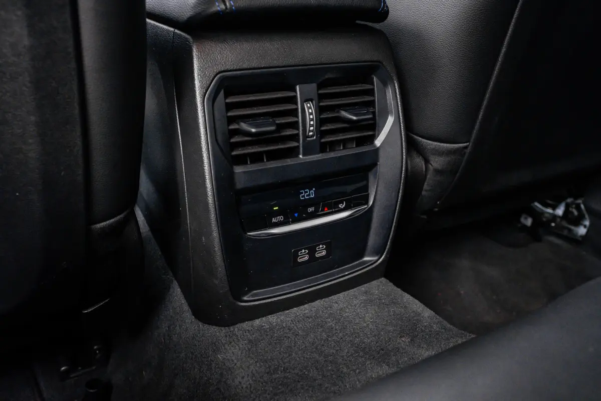 330e xDrive M Sport Edition 292PK | 360 camera | Laser LED Koplampen | Ledere Bekleding | Elek. Stoelen incl. Geheugen