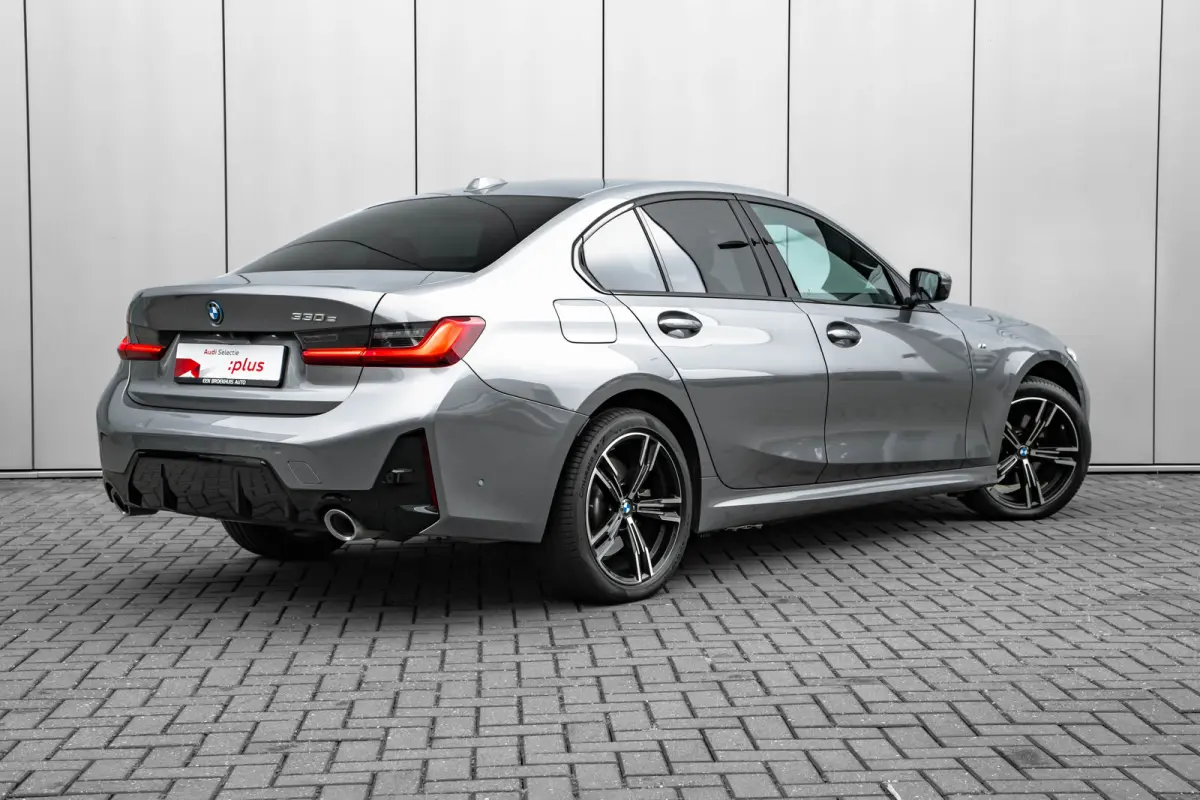 330e xDrive M Sport Edition 292PK | 360 camera | Laser LED Koplampen | Ledere Bekleding | Elek. Stoelen incl. Geheugen
