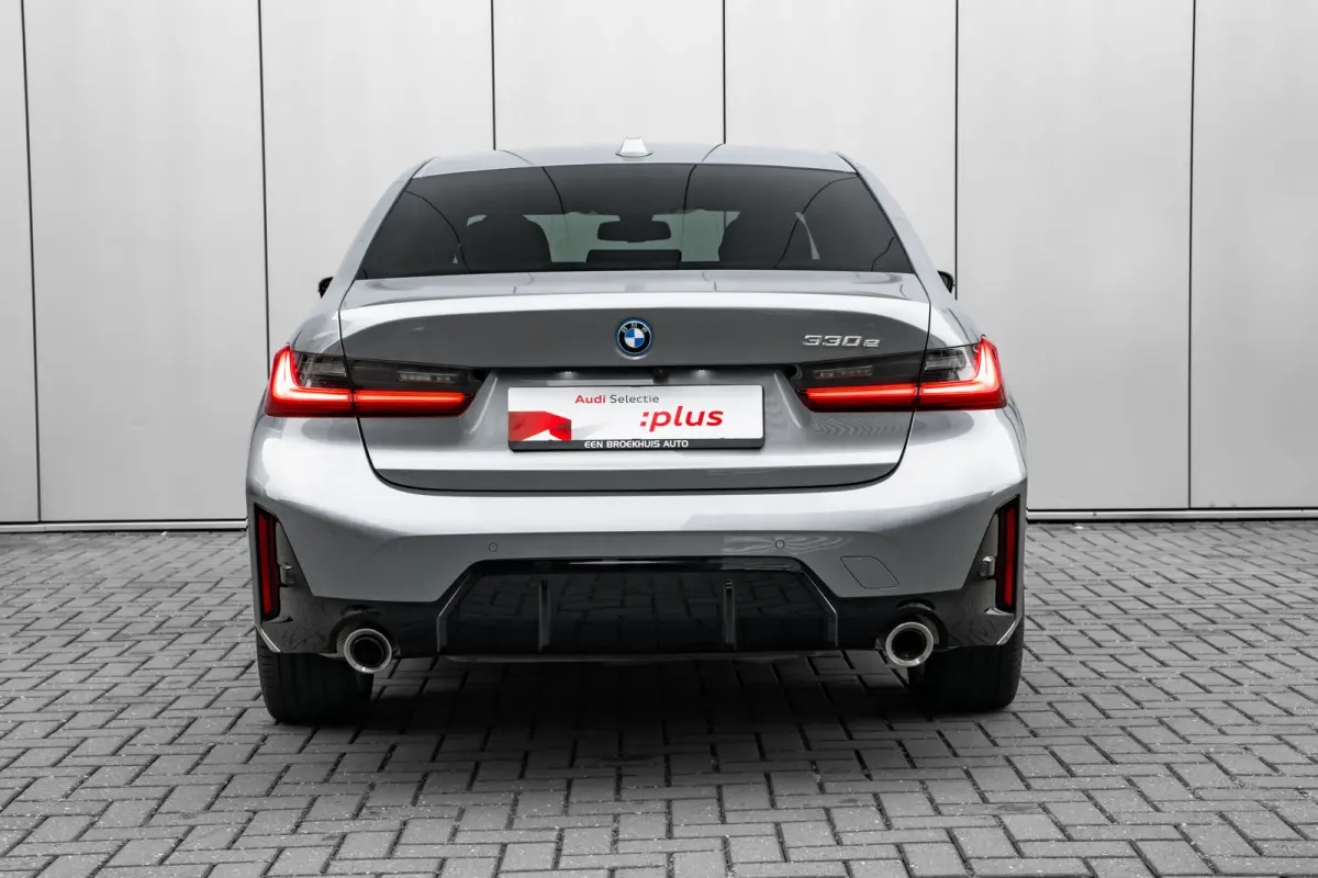 330e xDrive M Sport Edition 292PK | 360 camera | Laser LED Koplampen | Ledere Bekleding | Elek. Stoelen incl. Geheugen