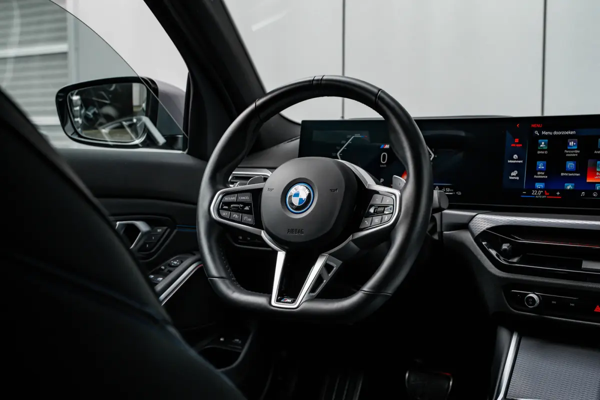 330e xDrive M Sport Edition 292PK | 360 camera | Laser LED Koplampen | Ledere Bekleding | Elek. Stoelen incl. Geheugen