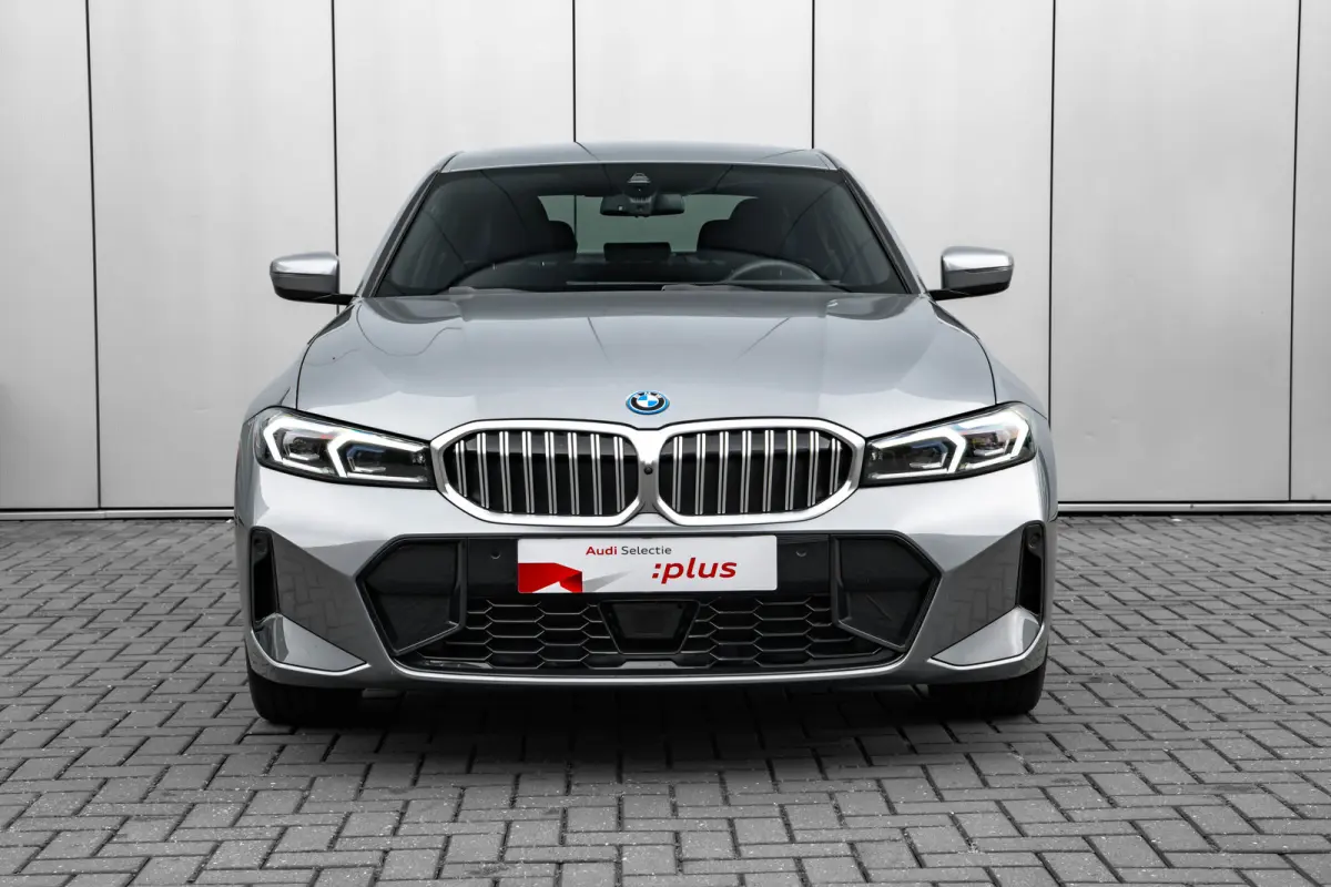 330e xDrive M Sport Edition 292PK | 360 camera | Laser LED Koplampen | Ledere Bekleding | Elek. Stoelen incl. Geheugen