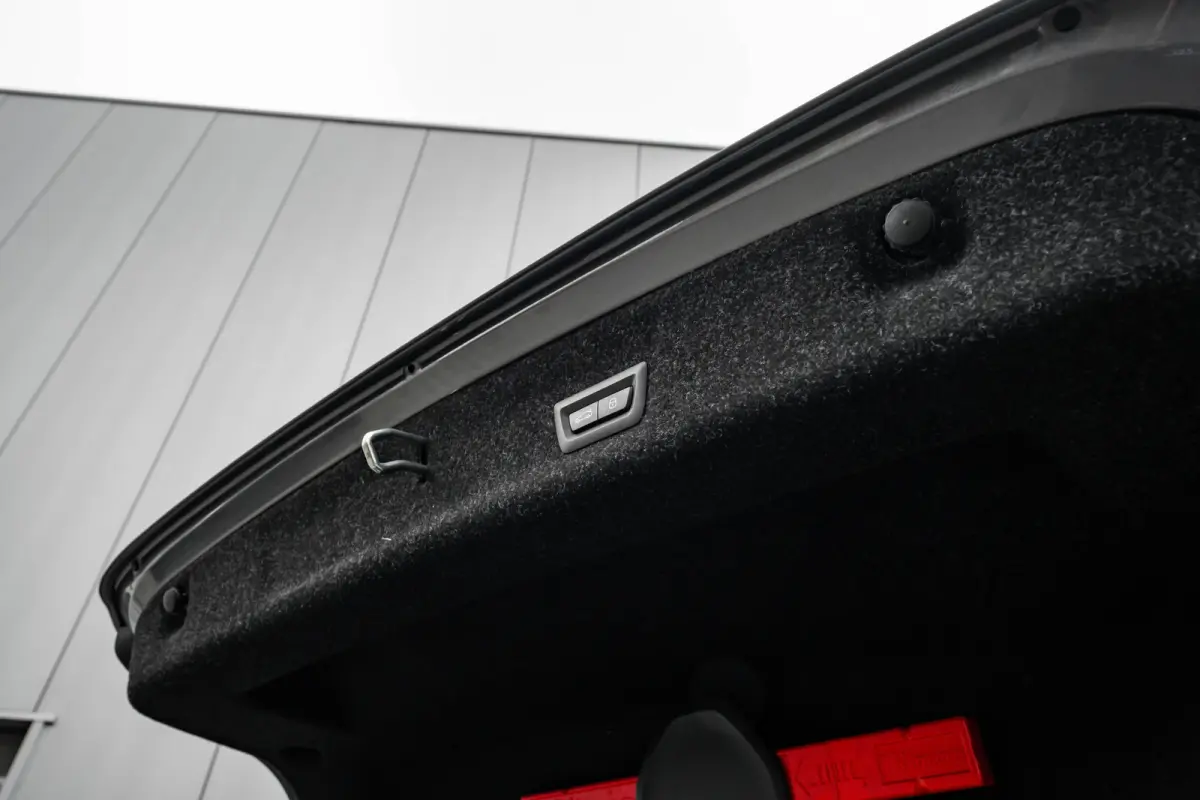 330e xDrive M Sport Edition 292PK | 360 camera | Laser LED Koplampen | Ledere Bekleding | Elek. Stoelen incl. Geheugen