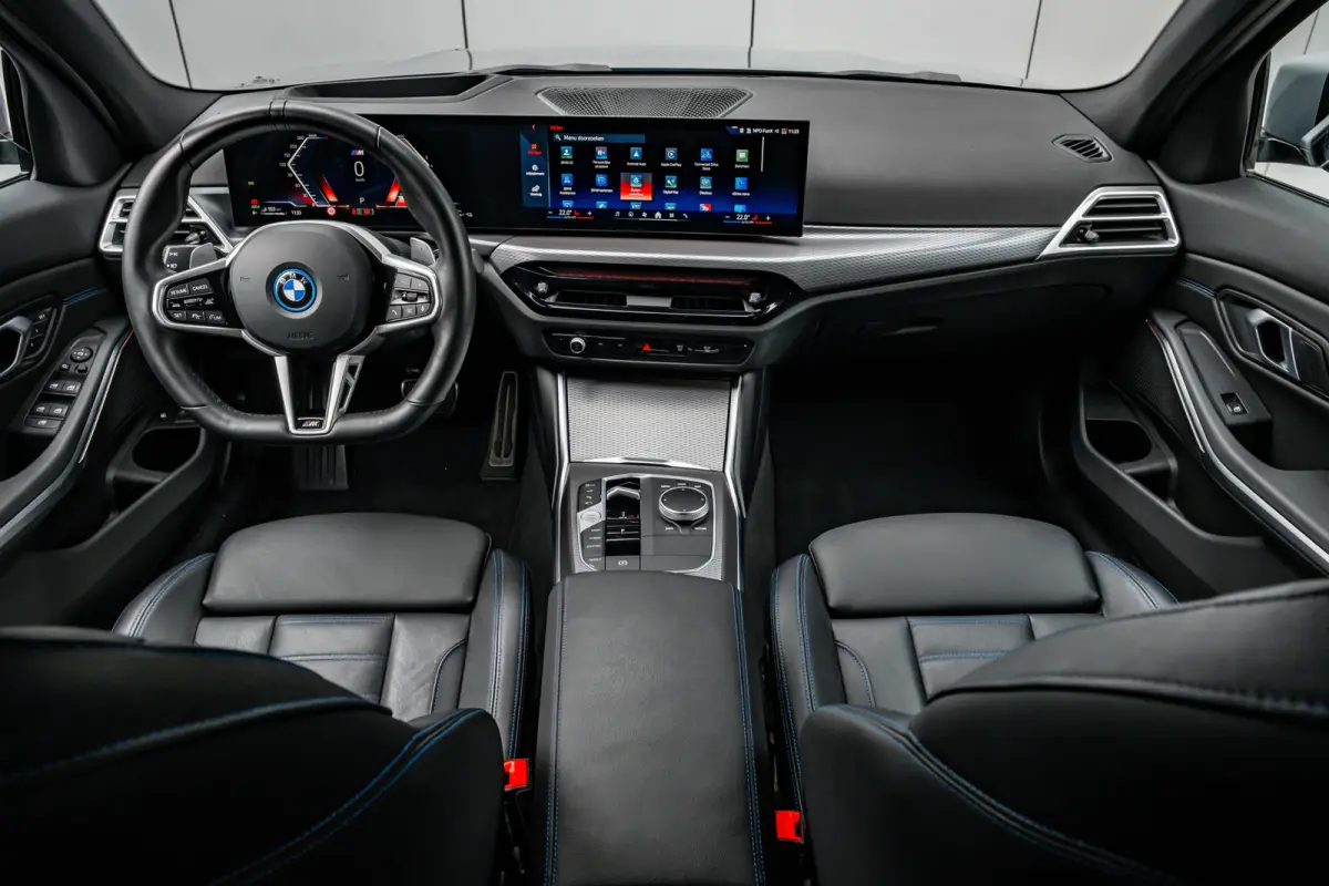 330e xDrive M Sport Edition 292PK | 360 camera | Laser LED Koplampen | Ledere Bekleding | Elek. Stoelen incl. Geheugen
