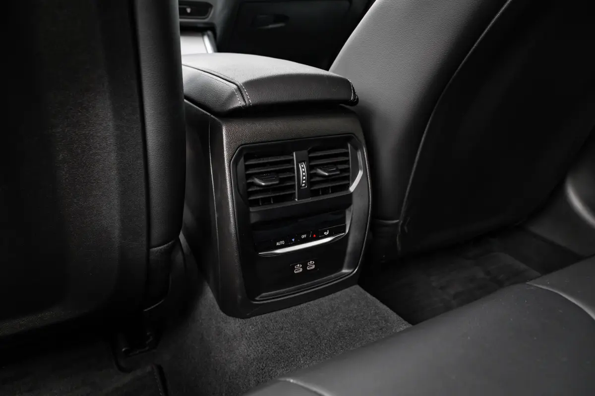 330e xDrive M Sport Edition 292PK | | 360 camera | Laser LED Koplampen | Ledere Bekleding | Elek. Stoelen incl. Geheugen