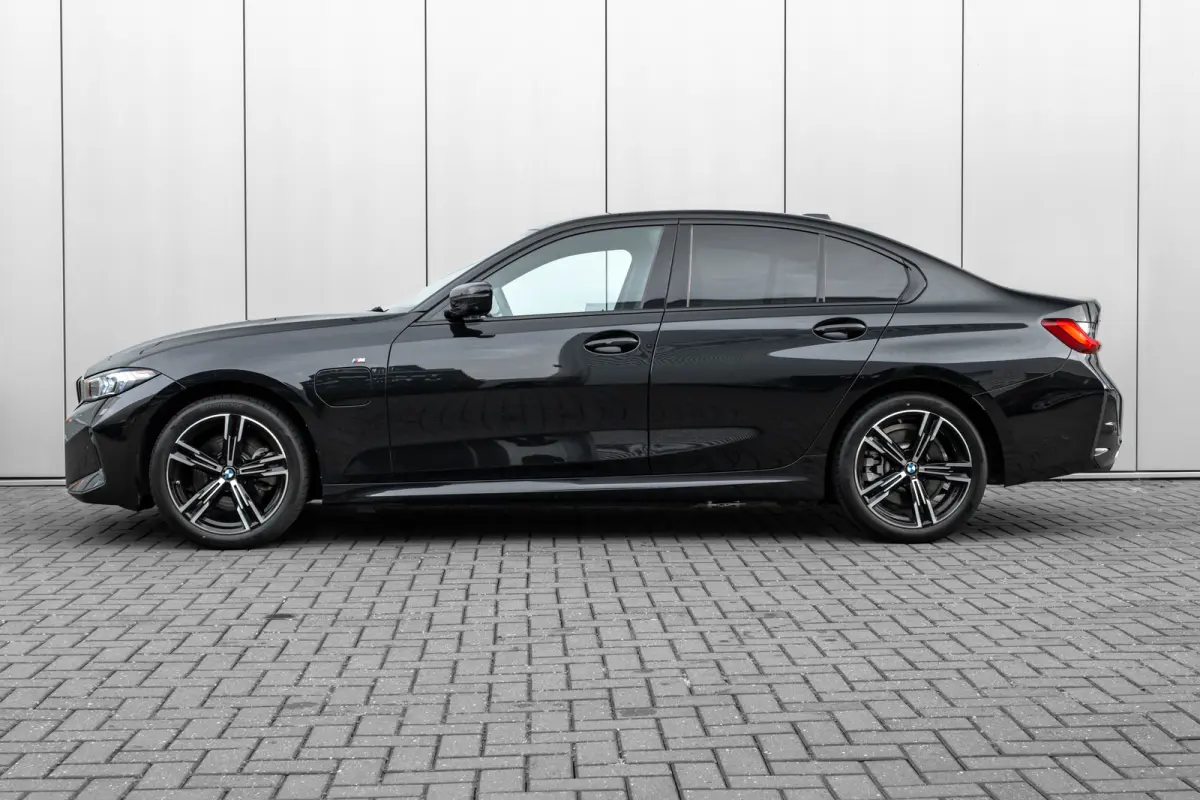 330e xDrive M Sport Edition 292PK | | 360 camera | Laser LED Koplampen | Ledere Bekleding | Elek. Stoelen incl. Geheugen