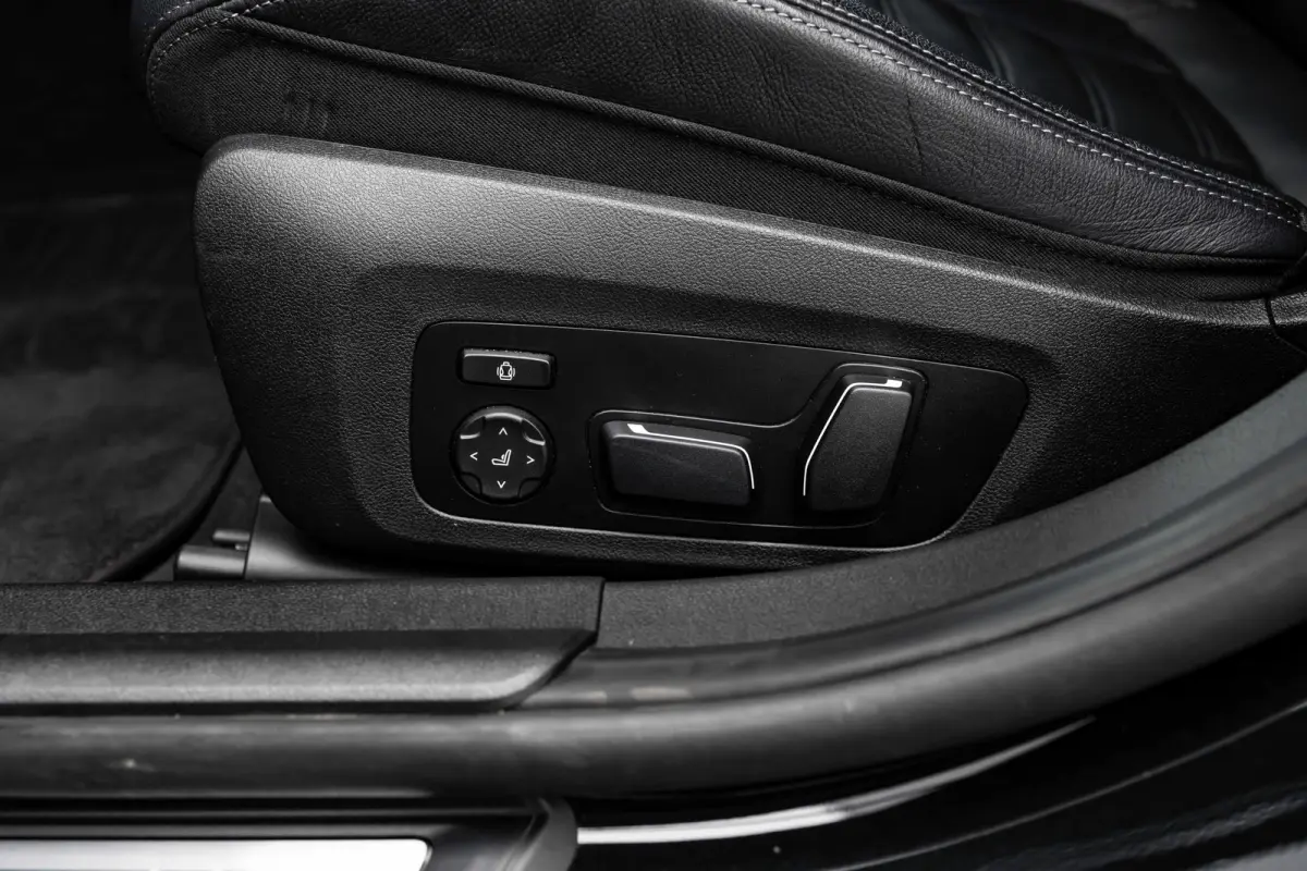 330e xDrive M Sport Edition 292PK | | 360 camera | Laser LED Koplampen | Ledere Bekleding | Elek. Stoelen incl. Geheugen