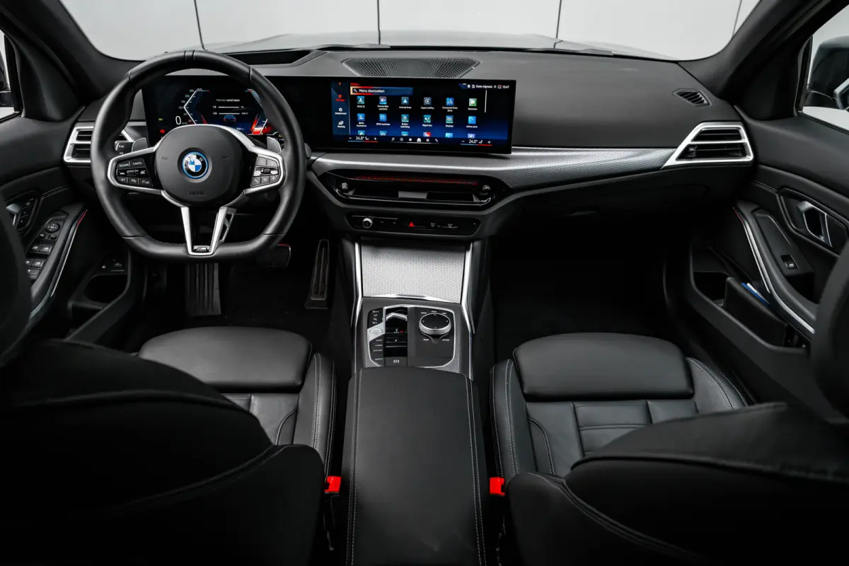 330e xDrive M Sport Edition 292PK | | 360 camera | Laser LED Koplampen | Ledere Bekleding | Elek. Stoelen incl. Geheugen