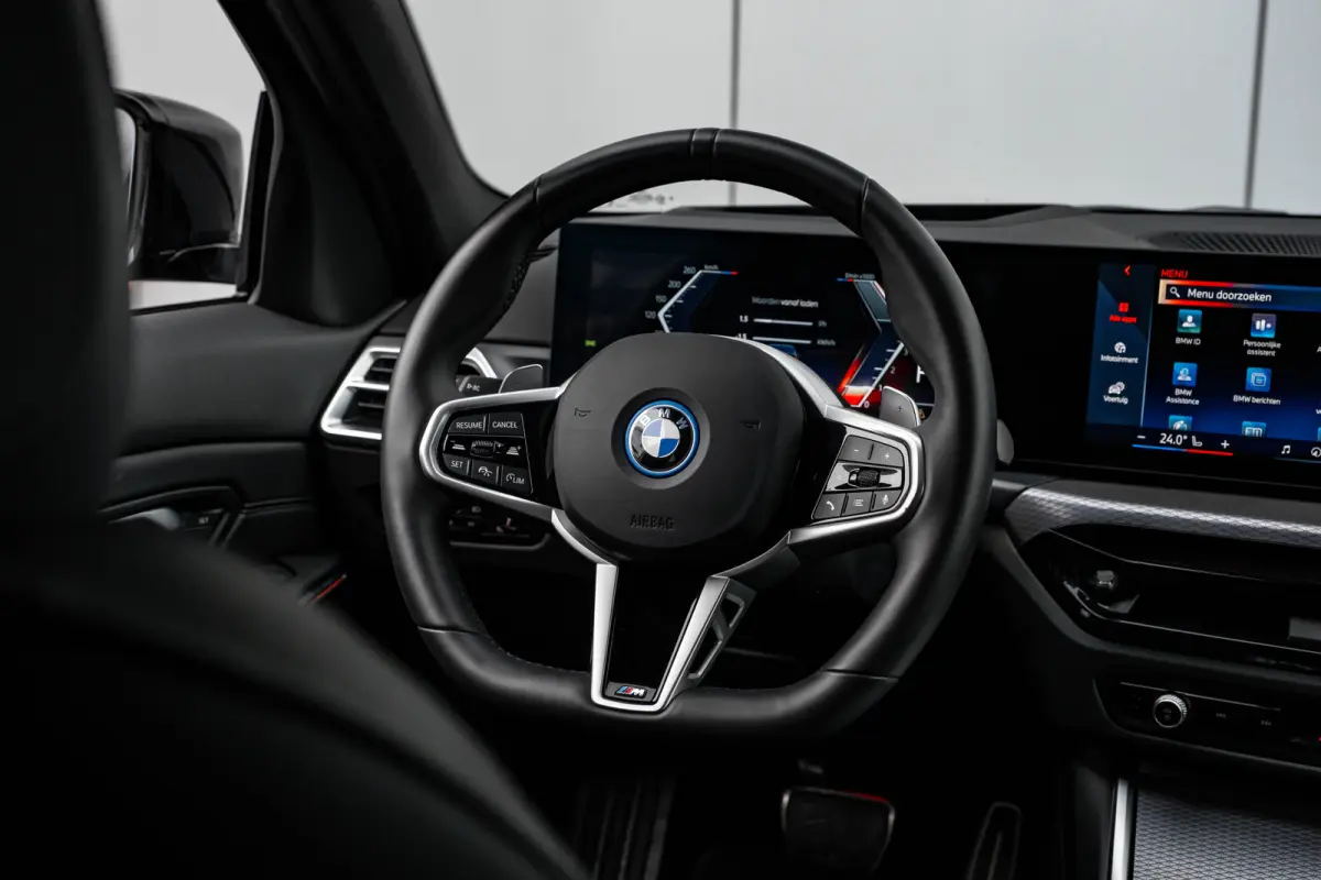 330e xDrive M Sport Edition 292PK | | 360 camera | Laser LED Koplampen | Ledere Bekleding | Elek. Stoelen incl. Geheugen