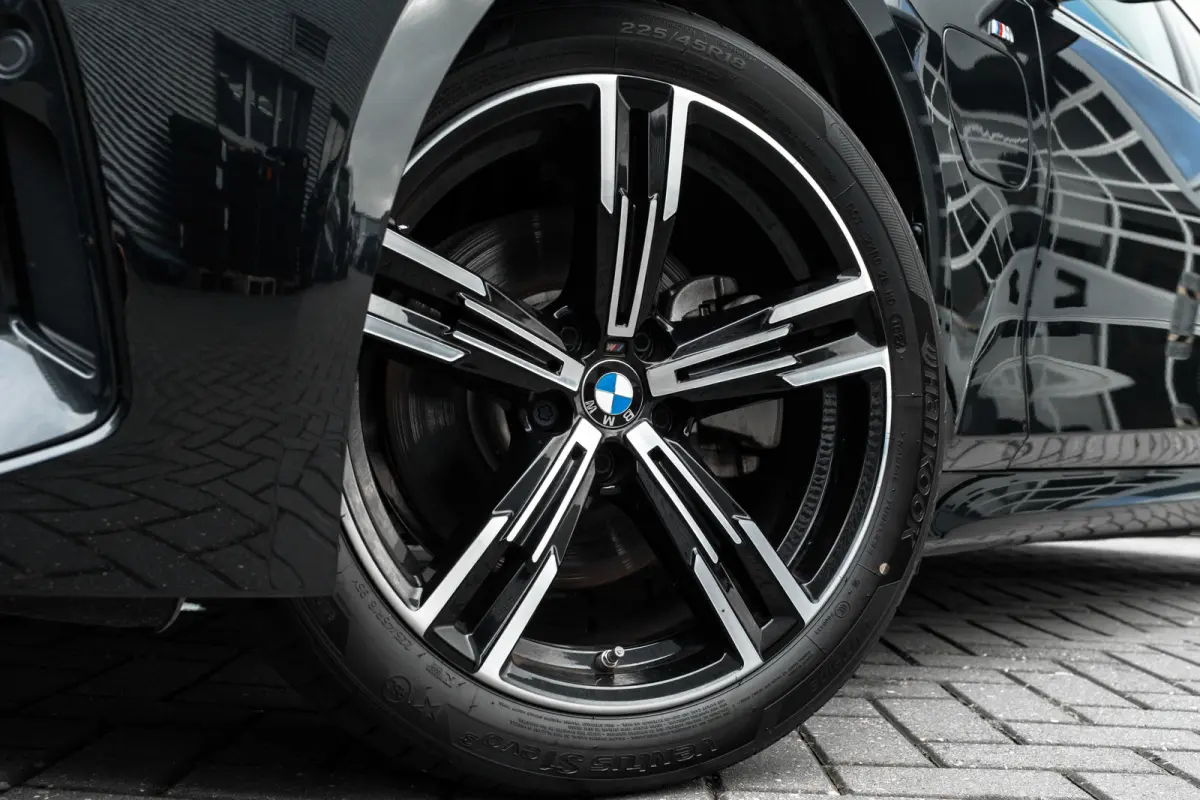 330e xDrive M Sport Edition 292PK | | 360 camera | Laser LED Koplampen | Ledere Bekleding | Elek. Stoelen incl. Geheugen