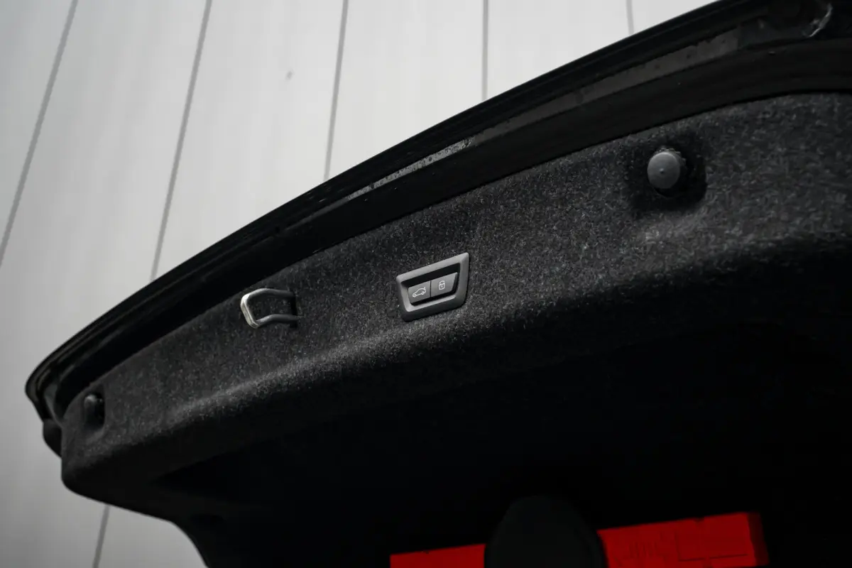 330e xDrive M Sport Edition 292PK | | 360 camera | Laser LED Koplampen | Ledere Bekleding | Elek. Stoelen incl. Geheugen