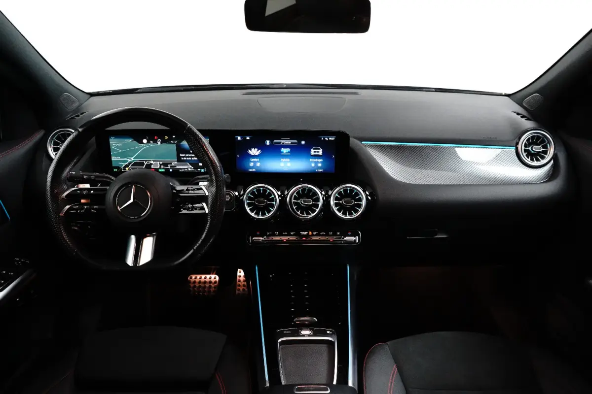 250 e Star Edition AMG Line 218PK | 360 camera | Adaptieve Cruise Control | Sfeerverlichting | Stoelverwarming | Rode Stickels