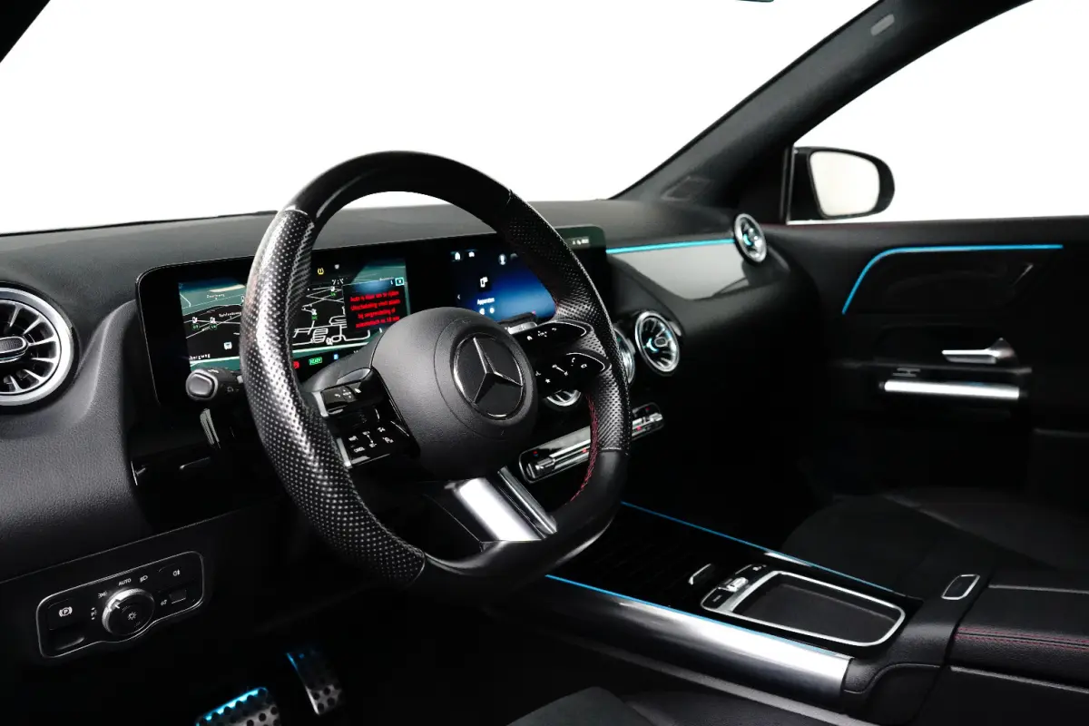 250 e Star Edition AMG Line 218PK | 360 camera | Adaptieve Cruise Control | Sfeerverlichting | Stoelverwarming | Rode Stickels