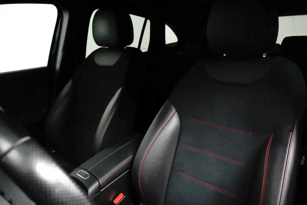 250 e Star Edition AMG Line 218PK | 360 camera | Adaptieve Cruise Control | Sfeerverlichting | Stoelverwarming | Rode Stickels