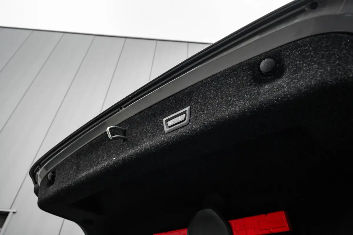 330e M Sport Edition 292PK | M-Sport | Laser LED Koplampen | Elek. Stoelen Incl. geheugen | Ledere Bekleding | Adaptieve Cruise Control