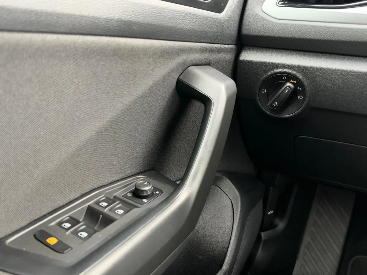 1.0 TSI Life Business | Virtual Cockpit | LED | IQ Drive | CarPlay | Climate | Stoelverwarming | Navigatie