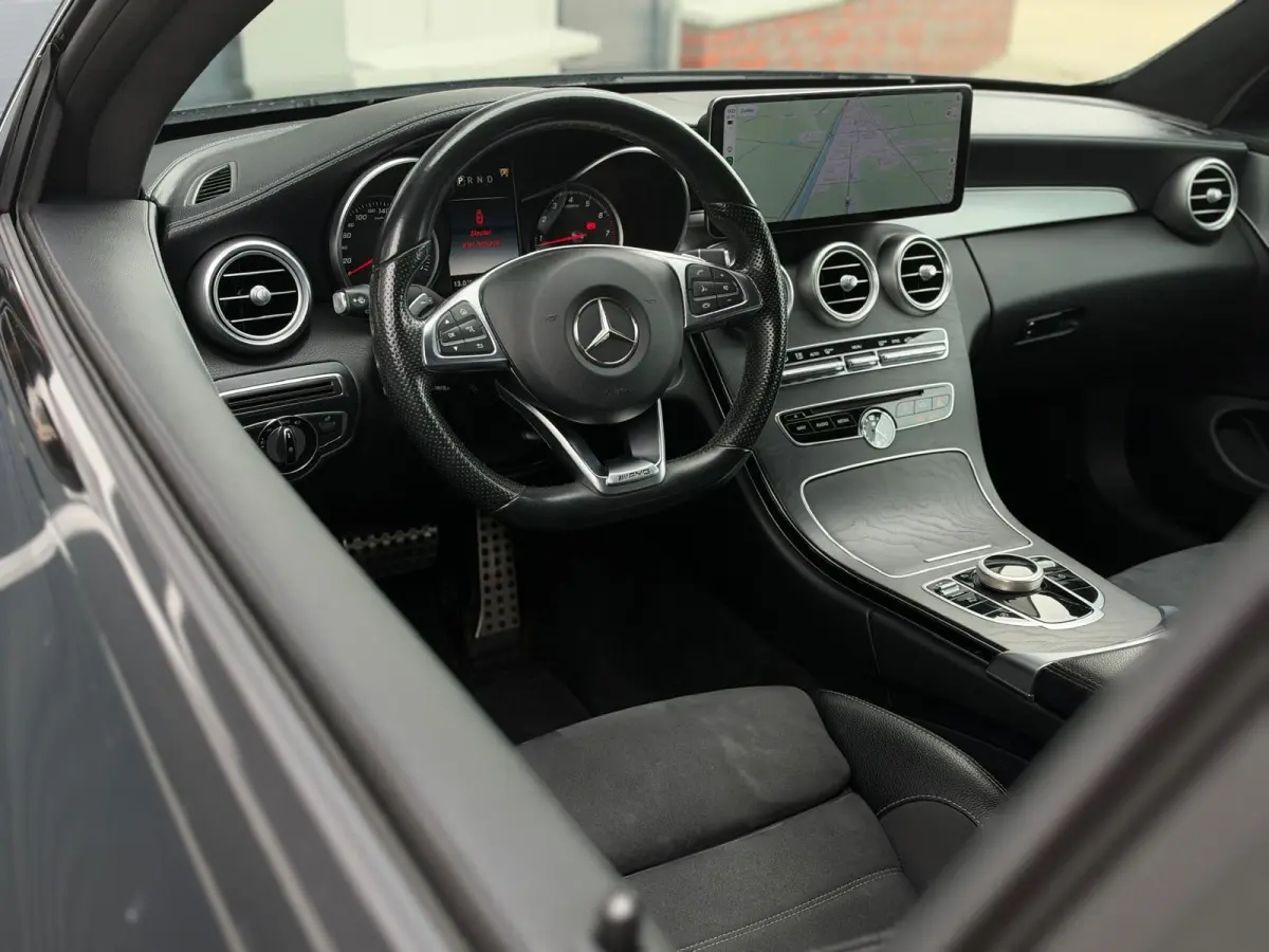 180 Prestige | Alcantara/Leder | Burmester | Xenon | Private Glas | Camera | CarPlay | Navigatie | Cruise