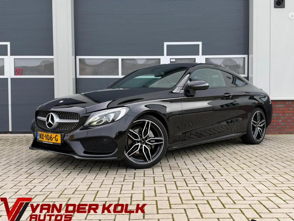 180 Prestige | Alcantara/Leder | Burmester | Xenon | Private Glas | Camera | CarPlay | Navigatie | Cruise