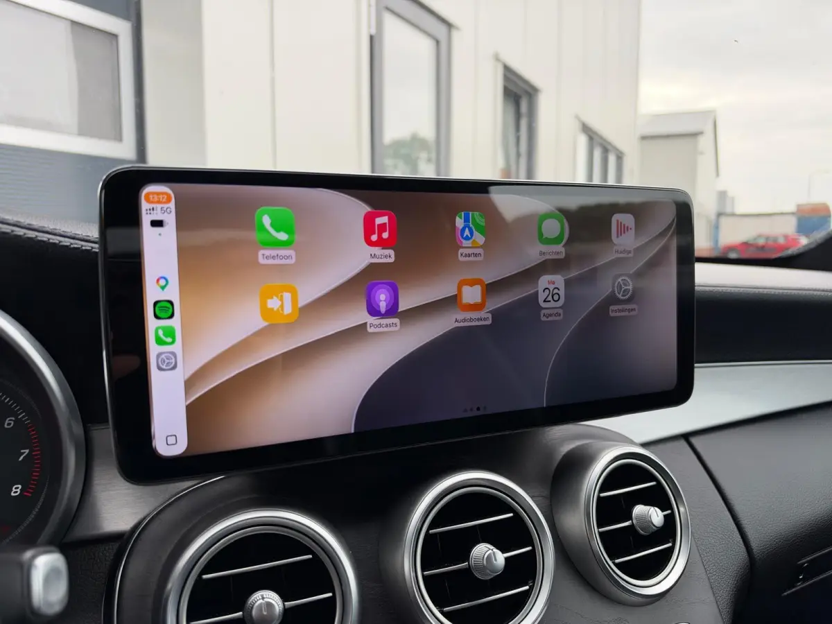 180 Prestige | Alcantara/Leder | Burmester | Xenon | Private Glas | Camera | CarPlay | Navigatie | Cruise