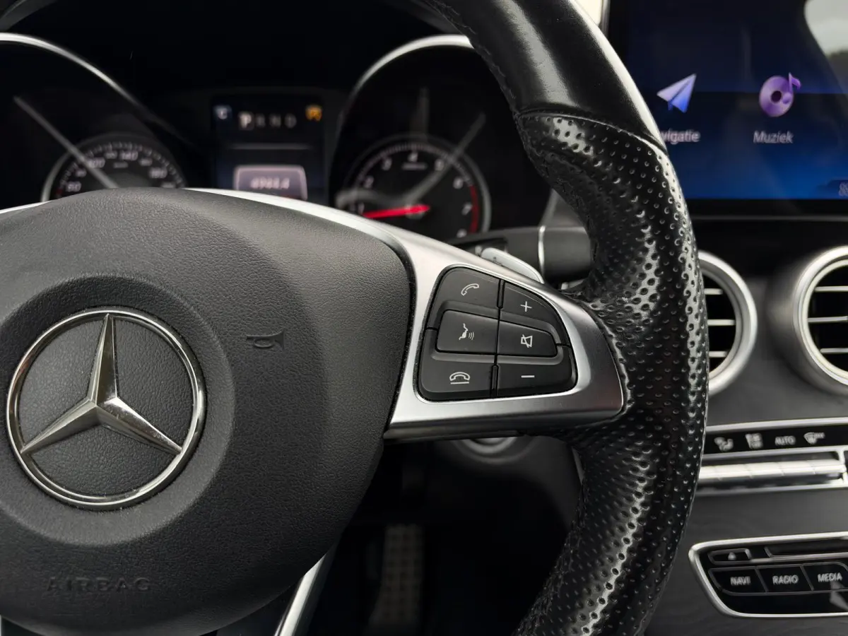 180 Prestige | Alcantara/Leder | Burmester | Xenon | Private Glas | Camera | CarPlay | Navigatie | Cruise