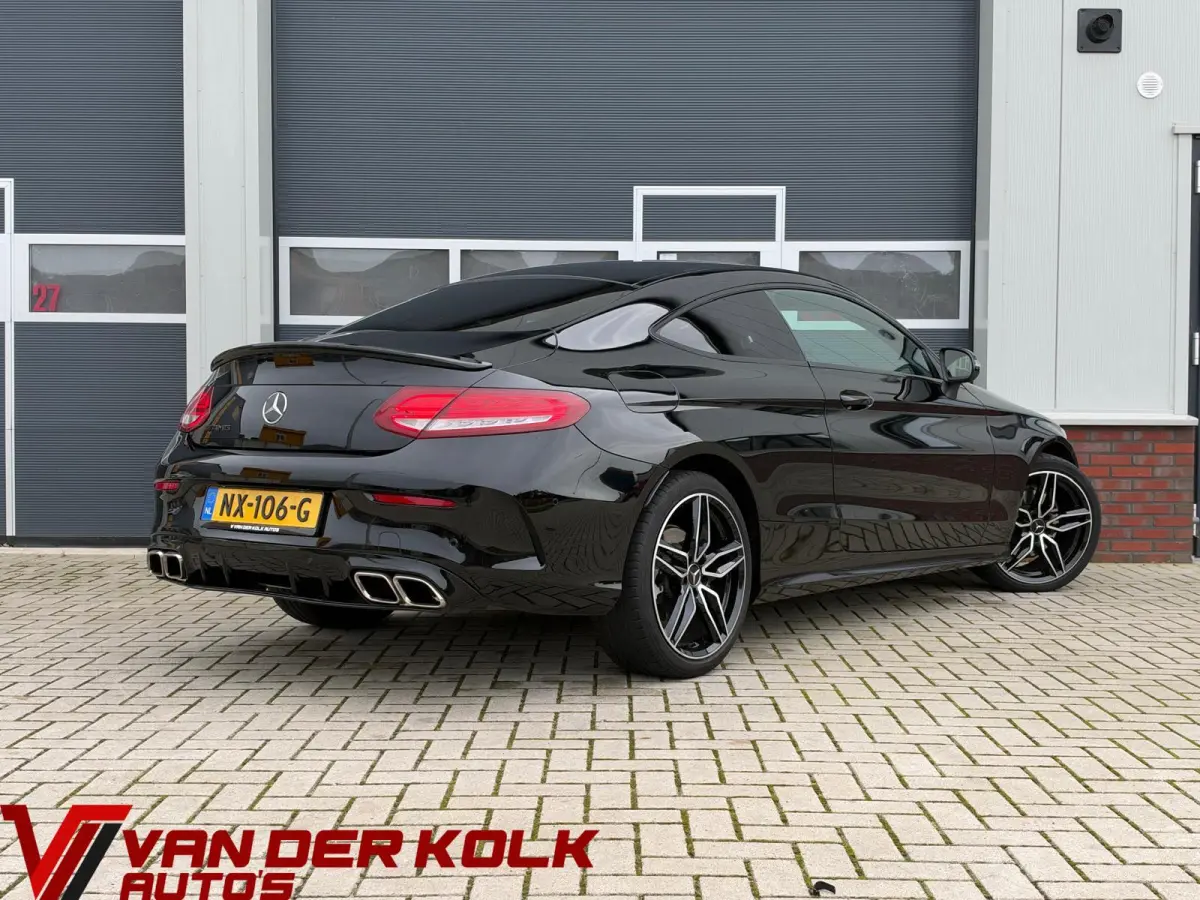 180 Prestige | Alcantara/Leder | Burmester | Xenon | Private Glas | Camera | CarPlay | Navigatie | Cruise