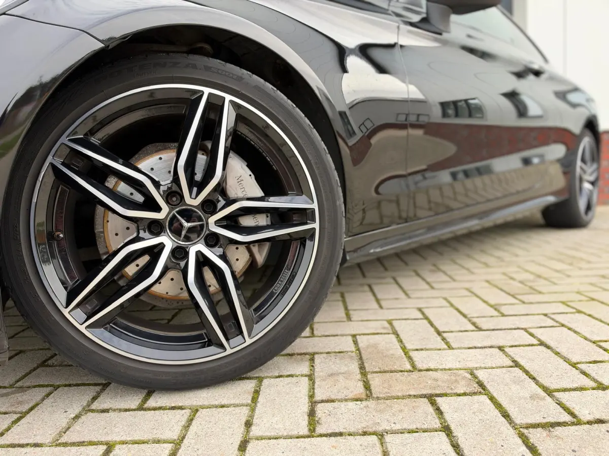 180 Prestige | Alcantara/Leder | Burmester | Xenon | Private Glas | Camera | CarPlay | Navigatie | Cruise
