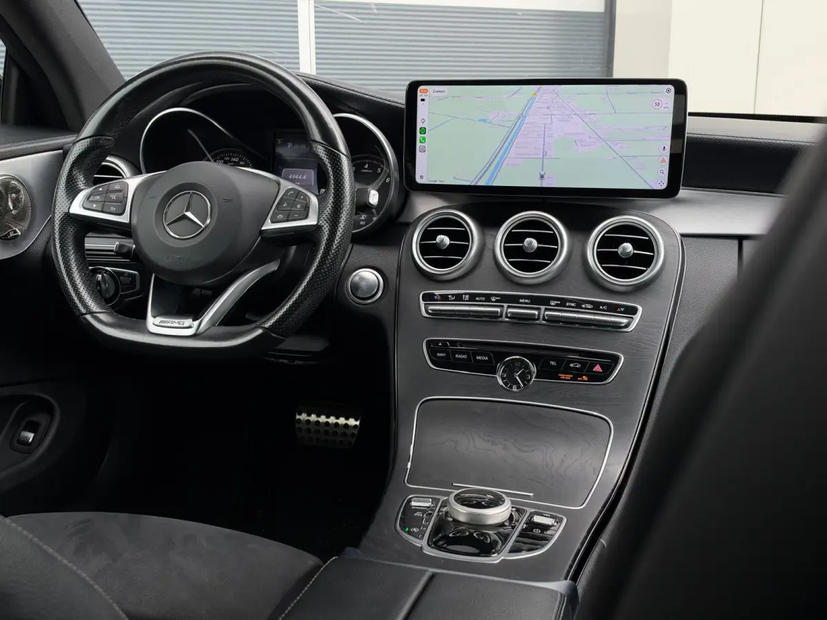 180 Prestige | Alcantara/Leder | Burmester | Xenon | Private Glas | Camera | CarPlay | Navigatie | Cruise