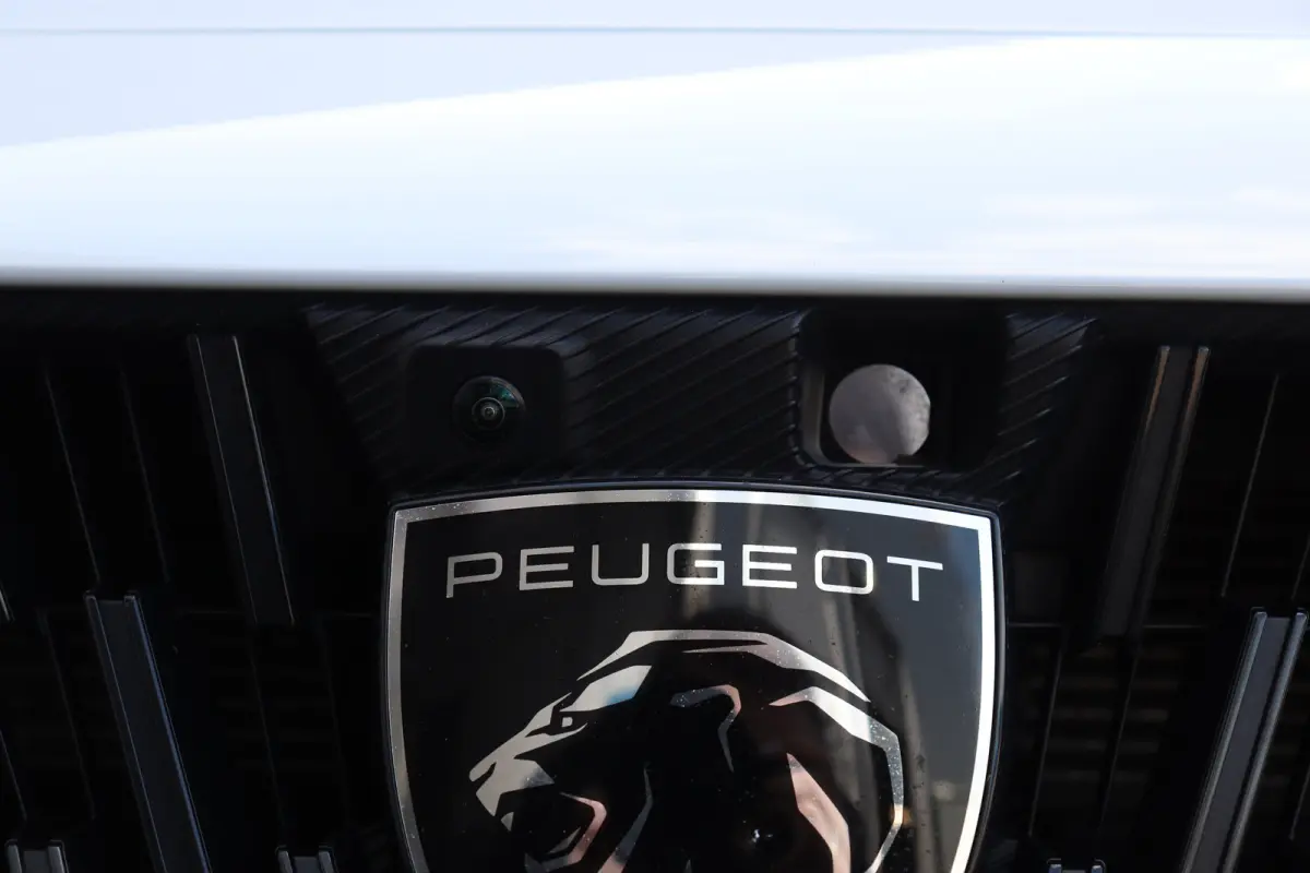 PSE 1.6 HYBRID 360PK SPORT ENGINEERED AUTOMAAT SOH 99,25% / NAVI / LEDER / CLIMA / PDC / 20" LMV / CAMERA / KEYLESS / I-COCKPIT / FULL-LED / PANO. DAK / ALCANTARA / WINTERPAKKET / FOCAL AUDI