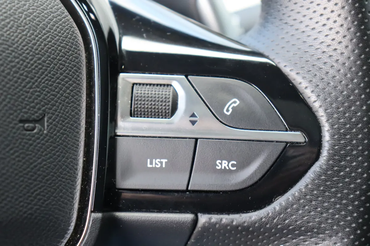 PSE 1.6 HYBRID 360PK SPORT ENGINEERED AUTOMAAT SOH 99,25% / NAVI / LEDER / CLIMA / PDC / 20" LMV / CAMERA / KEYLESS / I-COCKPIT / FULL-LED / PANO. DAK / ALCANTARA / WINTERPAKKET / FOCAL AUDI