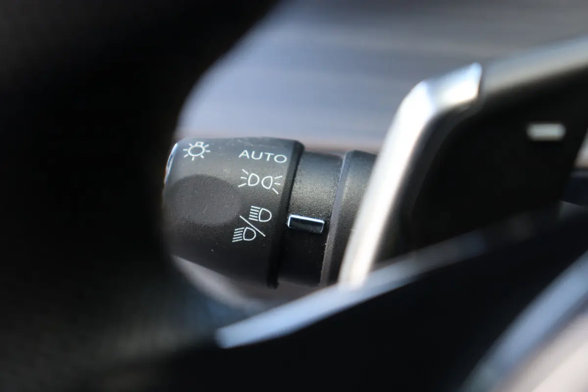 PSE 1.6 HYBRID 360PK SPORT ENGINEERED AUTOMAAT SOH 99,25% / NAVI / LEDER / CLIMA / PDC / 20" LMV / CAMERA / KEYLESS / I-COCKPIT / FULL-LED / PANO. DAK / ALCANTARA / WINTERPAKKET / FOCAL AUDI