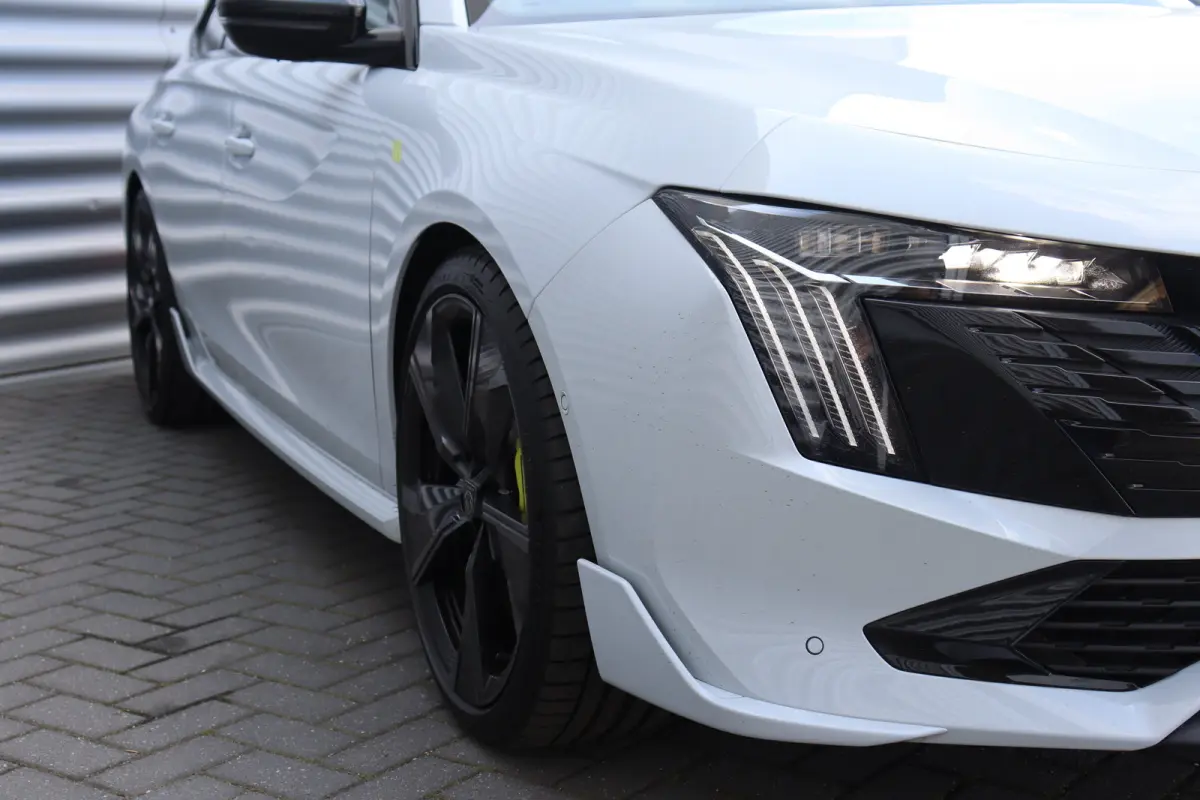 PSE 1.6 HYBRID 360PK SPORT ENGINEERED AUTOMAAT SOH 99,25% / NAVI / LEDER / CLIMA / PDC / 20" LMV / CAMERA / KEYLESS / I-COCKPIT / FULL-LED / PANO. DAK / ALCANTARA / WINTERPAKKET / FOCAL AUDI