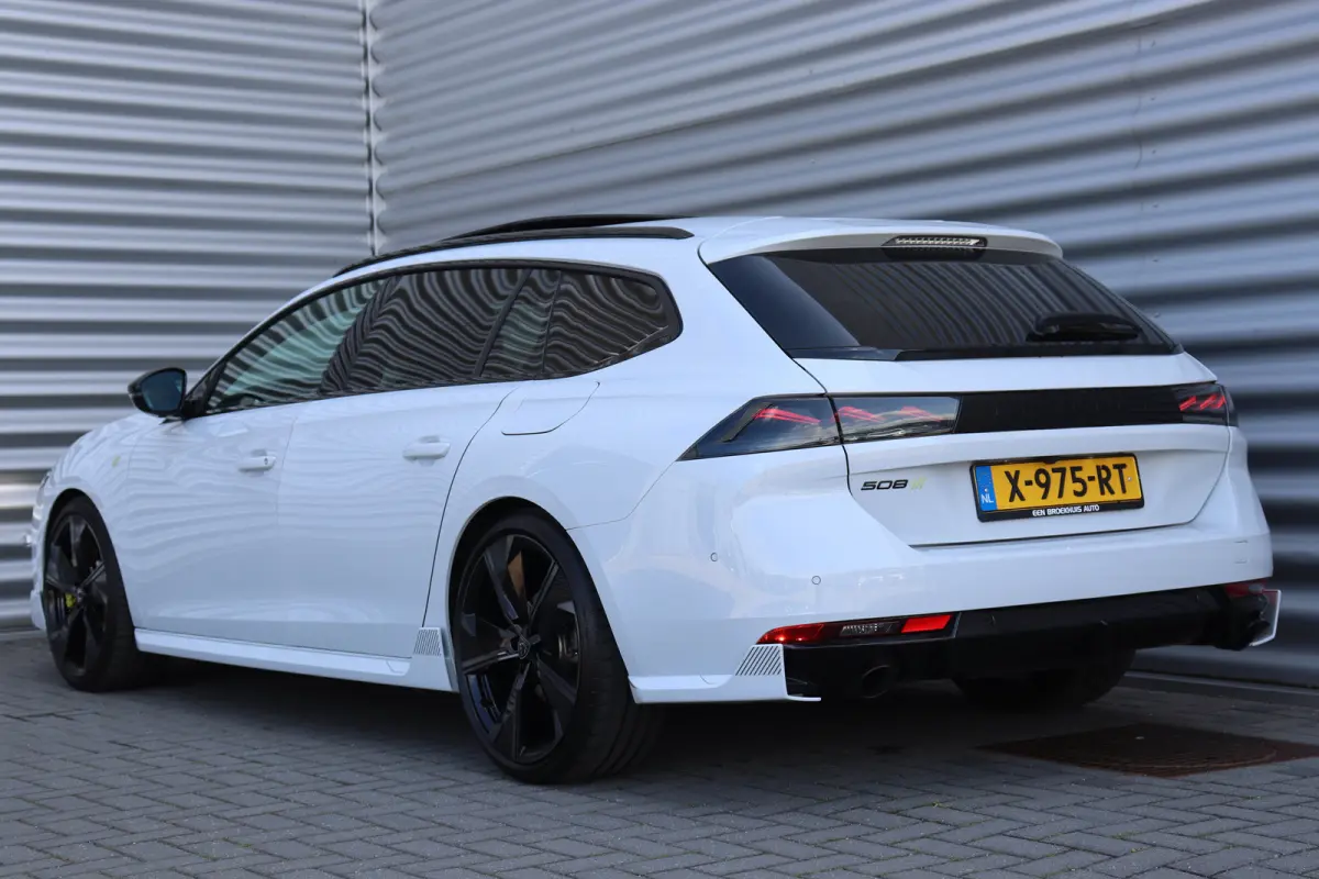 PSE 1.6 HYBRID 360PK SPORT ENGINEERED AUTOMAAT SOH 99,25% / NAVI / LEDER / CLIMA / PDC / 20" LMV / CAMERA / KEYLESS / I-COCKPIT / FULL-LED / PANO. DAK / ALCANTARA / WINTERPAKKET / FOCAL AUDI