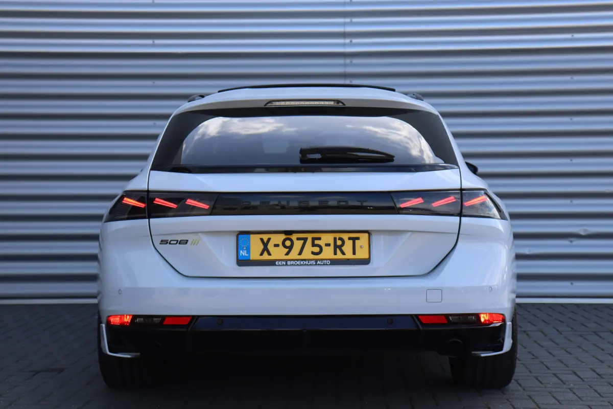 PSE 1.6 HYBRID 360PK SPORT ENGINEERED AUTOMAAT SOH 99,25% / NAVI / LEDER / CLIMA / PDC / 20" LMV / CAMERA / KEYLESS / I-COCKPIT / FULL-LED / PANO. DAK / ALCANTARA / WINTERPAKKET / FOCAL AUDI