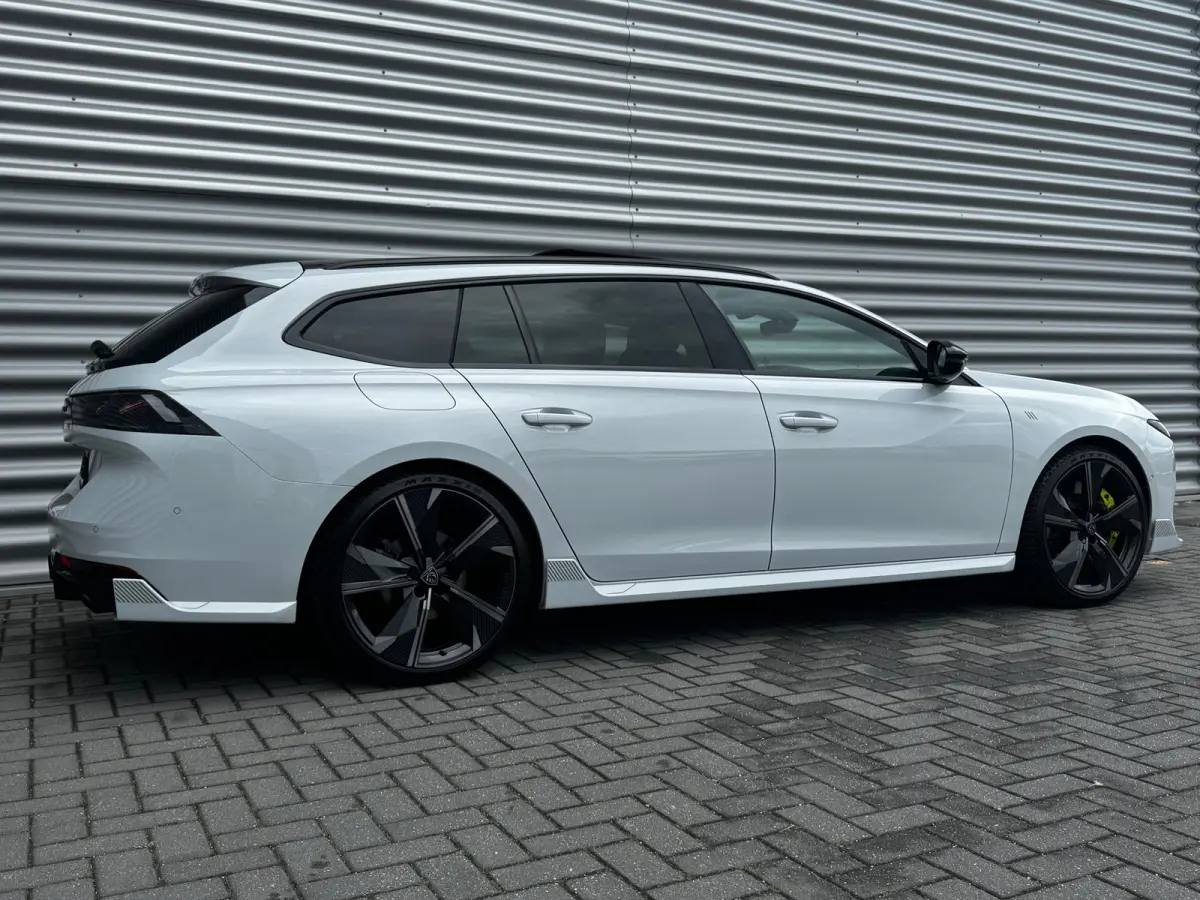 PSE 1.6 HYBRID 360PK SPORT ENGINEERED AUTOMAAT SOH 98,25% / NAVI / LEDER / CLIMA / PDC / 20" LMV / CAMERA / KEYLESS / I-COCKPIT / FULL-LED / PANO. DAK / ALCANTARA / WINTERPAKKET / FOCAL AUDI