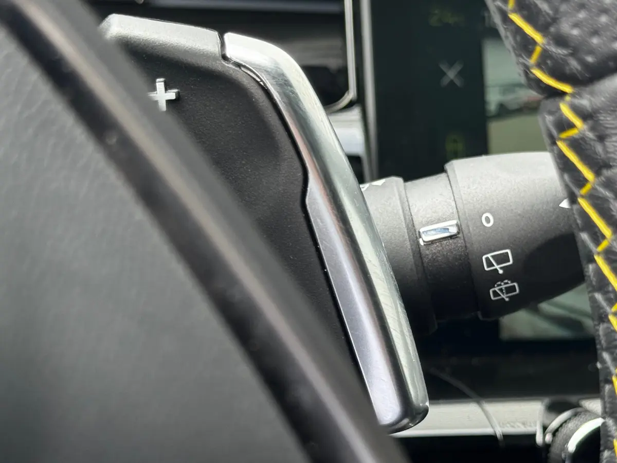 PSE 1.6 HYBRID 360PK SPORT ENGINEERED AUTOMAAT SOH 98,25% / NAVI / LEDER / CLIMA / PDC / 20" LMV / CAMERA / KEYLESS / I-COCKPIT / FULL-LED / PANO. DAK / ALCANTARA / WINTERPAKKET / FOCAL AUDI