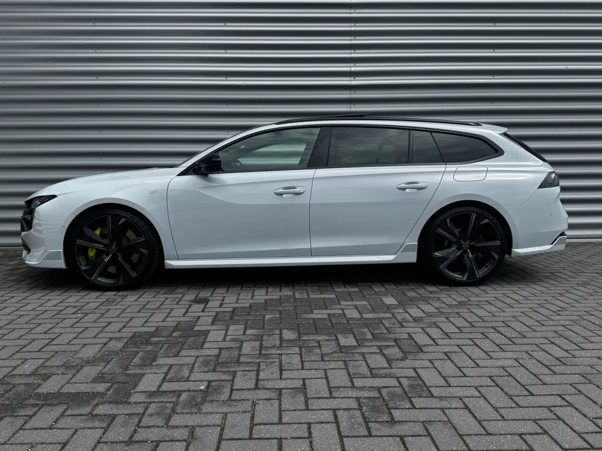 PSE 1.6 HYBRID 360PK SPORT ENGINEERED AUTOMAAT SOH 98,25% / NAVI / LEDER / CLIMA / PDC / 20" LMV / CAMERA / KEYLESS / I-COCKPIT / FULL-LED / PANO. DAK / ALCANTARA / WINTERPAKKET / FOCAL AUDI