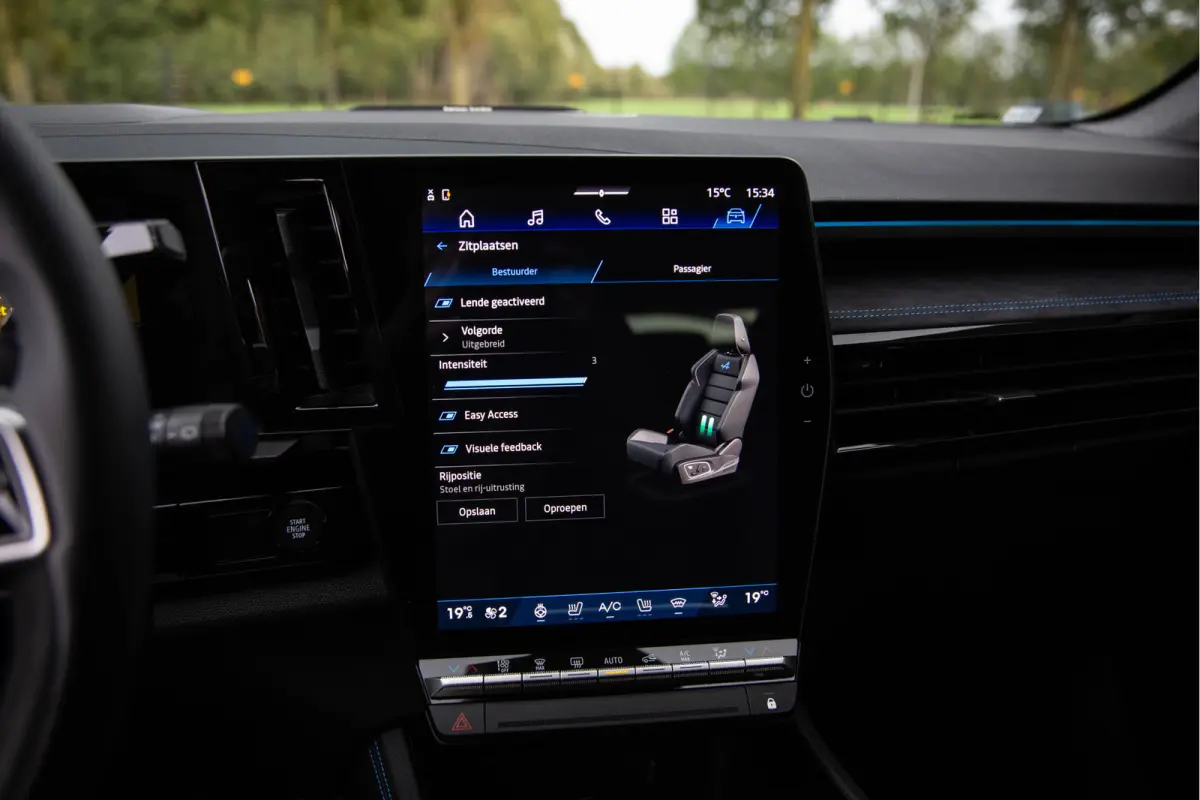 1.2 E-Tech full hybrid 200 esprit Alpine , HUD, Harman Kardon, Sfeerverlichting, Carplay, Adap. cruise, Kleur mat!
