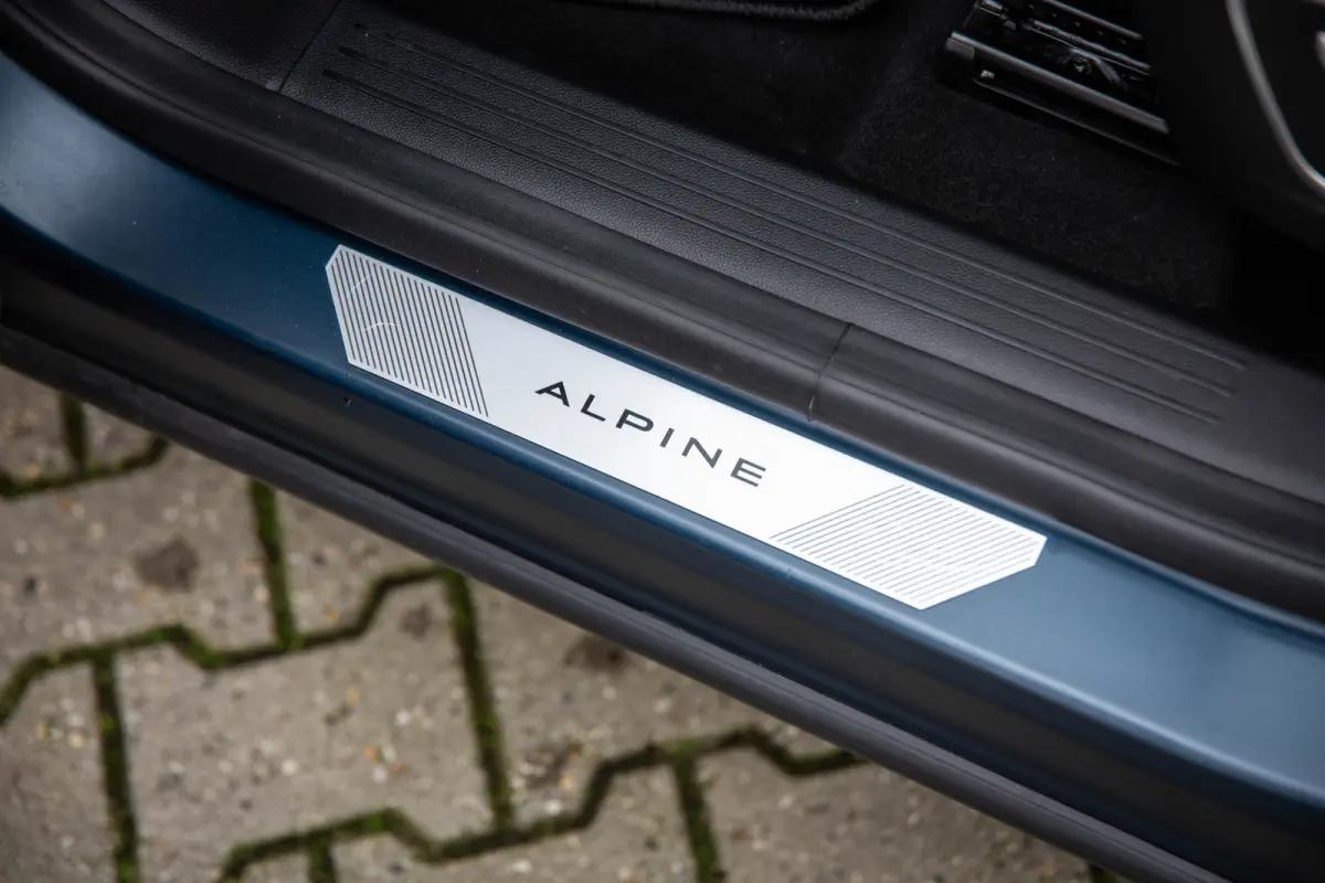 1.2 E-Tech full hybrid 200 esprit Alpine , HUD, Harman Kardon, Sfeerverlichting, Carplay, Adap. cruise, Kleur mat!