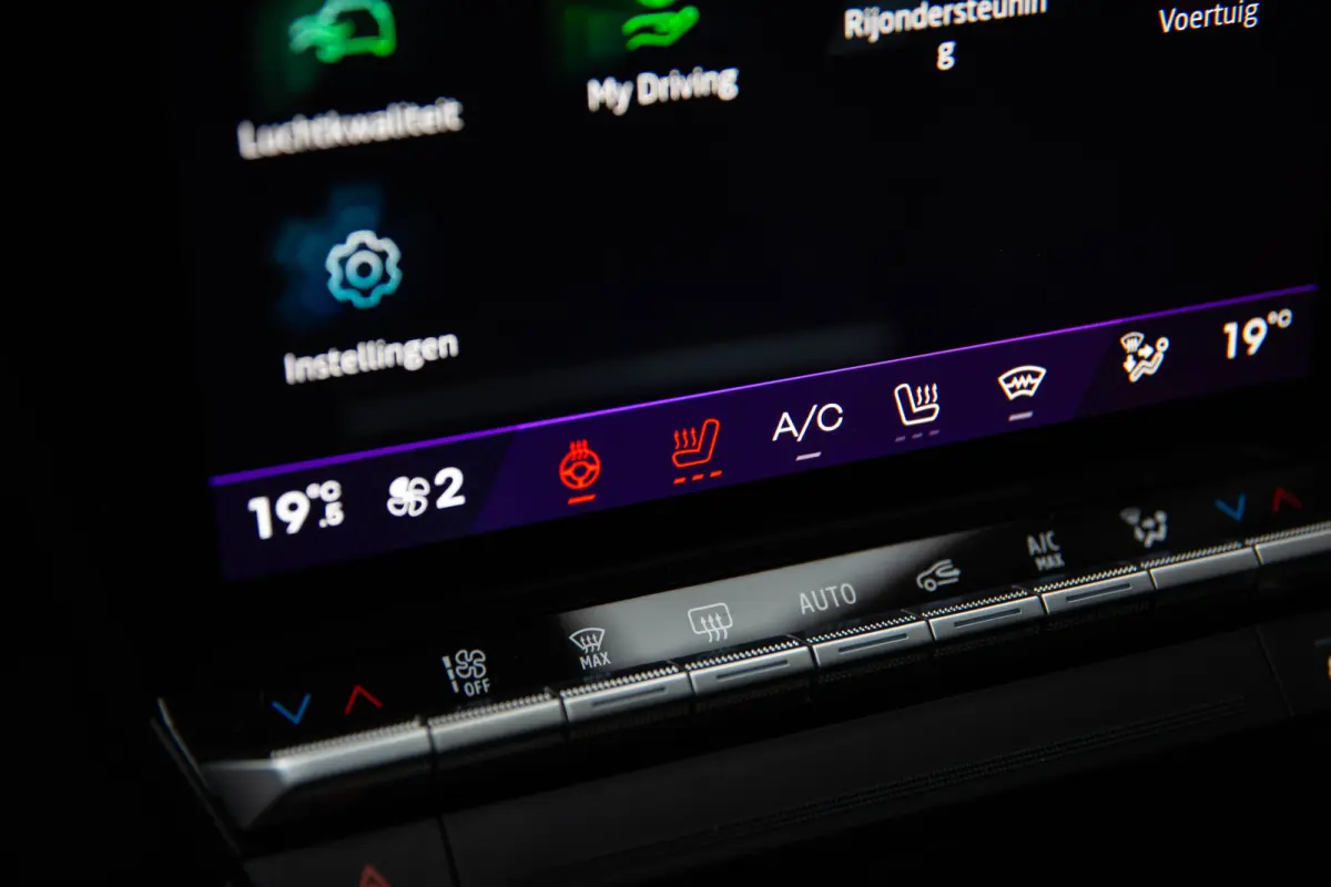 1.2 E-Tech full hybrid 200 esprit Alpine , HUD, Harman Kardon, Sfeerverlichting, Carplay, Adap. cruise, Kleur mat!