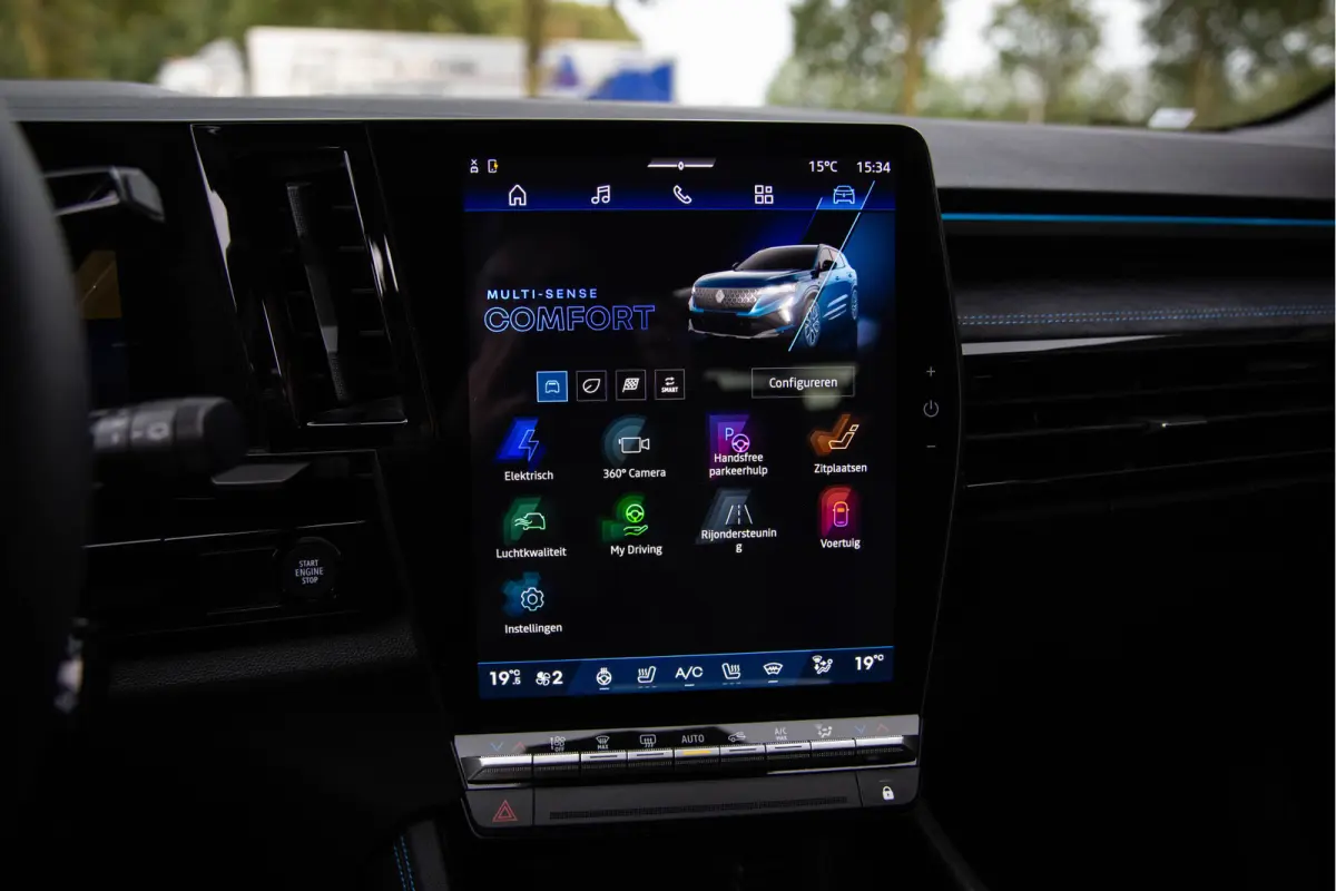 1.2 E-Tech full hybrid 200 esprit Alpine , HUD, Harman Kardon, Sfeerverlichting, Carplay, Adap. cruise, Kleur mat!