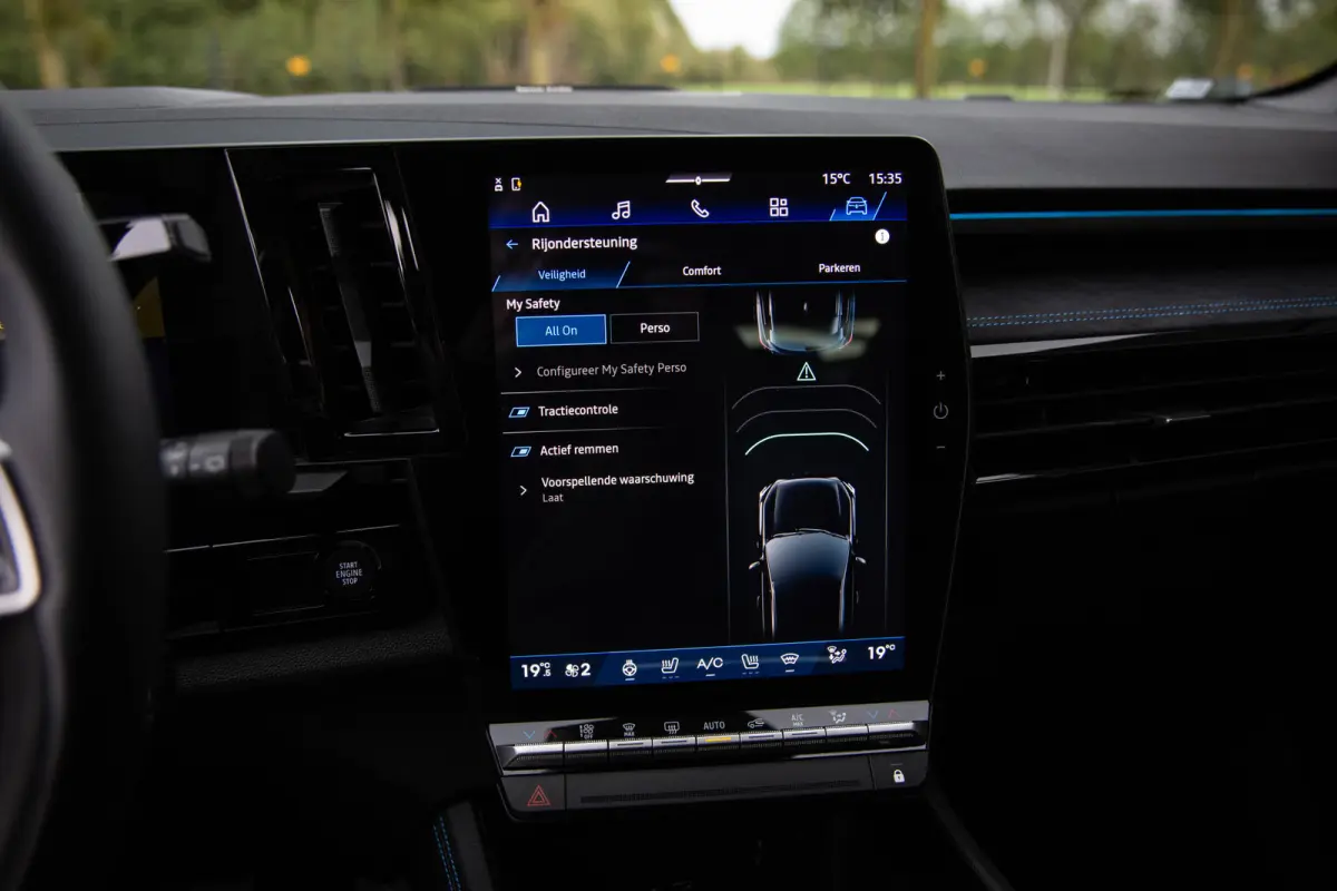 1.2 E-Tech full hybrid 200 esprit Alpine , HUD, Harman Kardon, Sfeerverlichting, Carplay, Adap. cruise, Kleur mat!