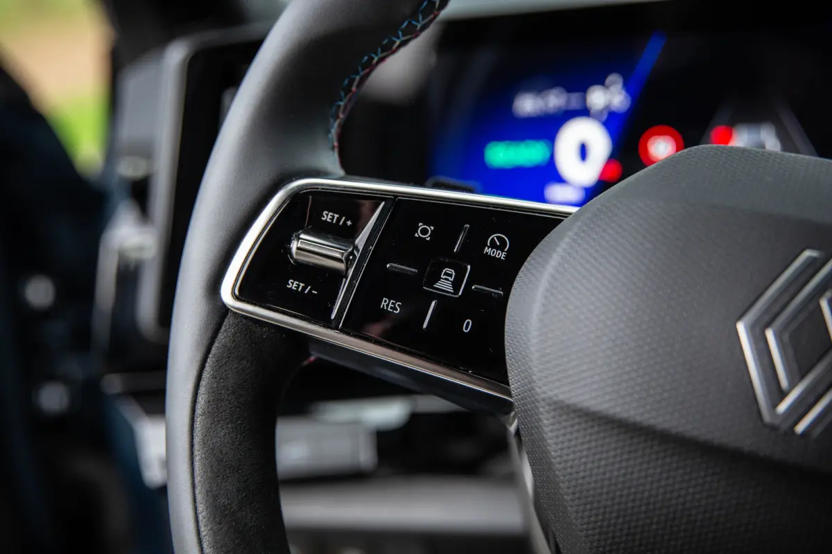 1.2 E-Tech full hybrid 200 esprit Alpine , HUD, Harman Kardon, Sfeerverlichting, Carplay, Adap. cruise, Kleur mat!