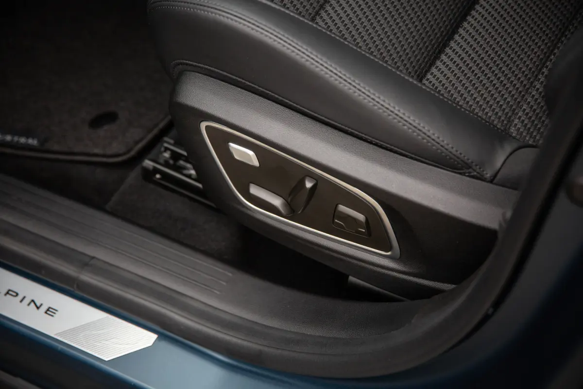 1.2 E-Tech full hybrid 200 esprit Alpine , HUD, Harman Kardon, Sfeerverlichting, Carplay, Adap. cruise, Kleur mat!