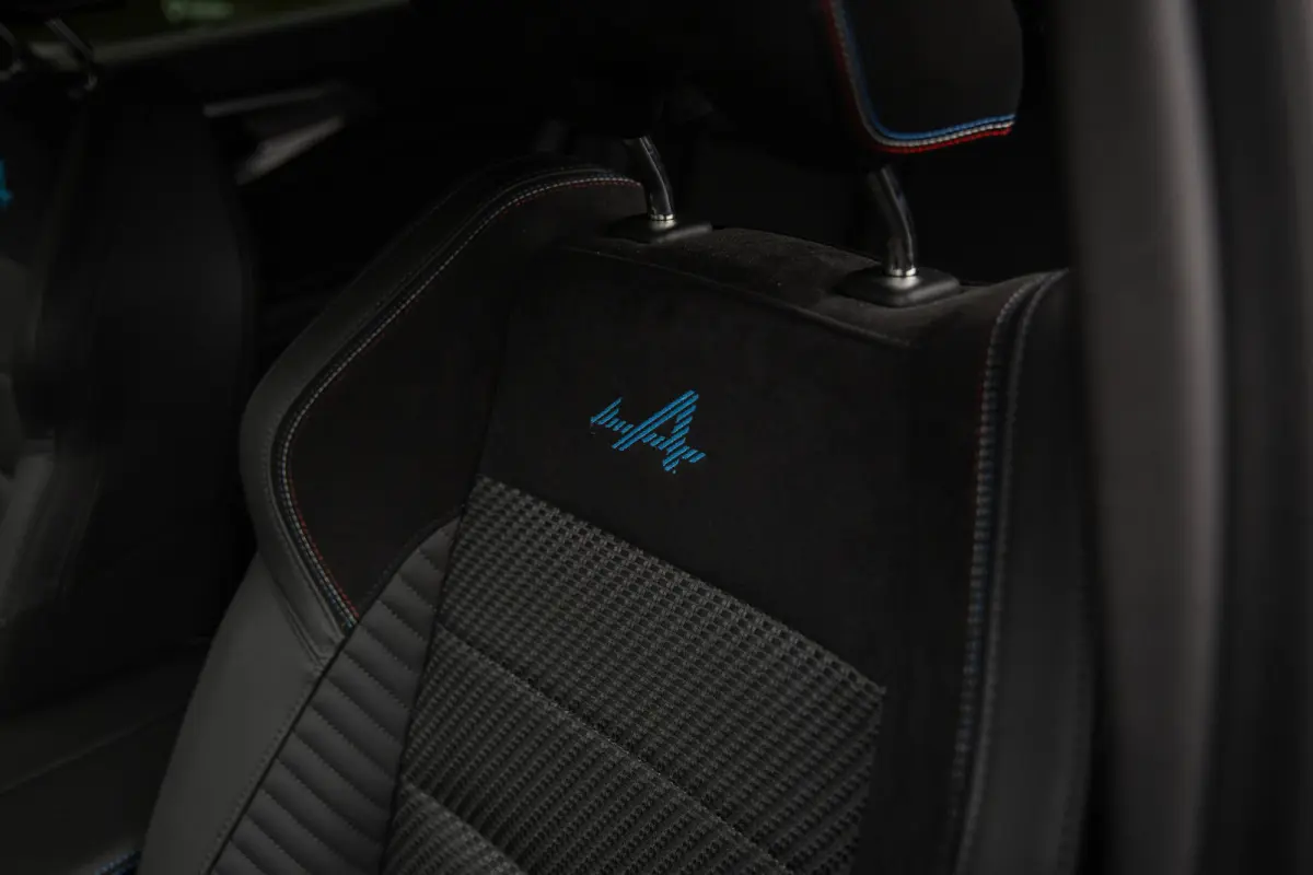 1.2 E-Tech full hybrid 200 esprit Alpine , HUD, Harman Kardon, Sfeerverlichting, Carplay, Adap. cruise, Kleur mat!